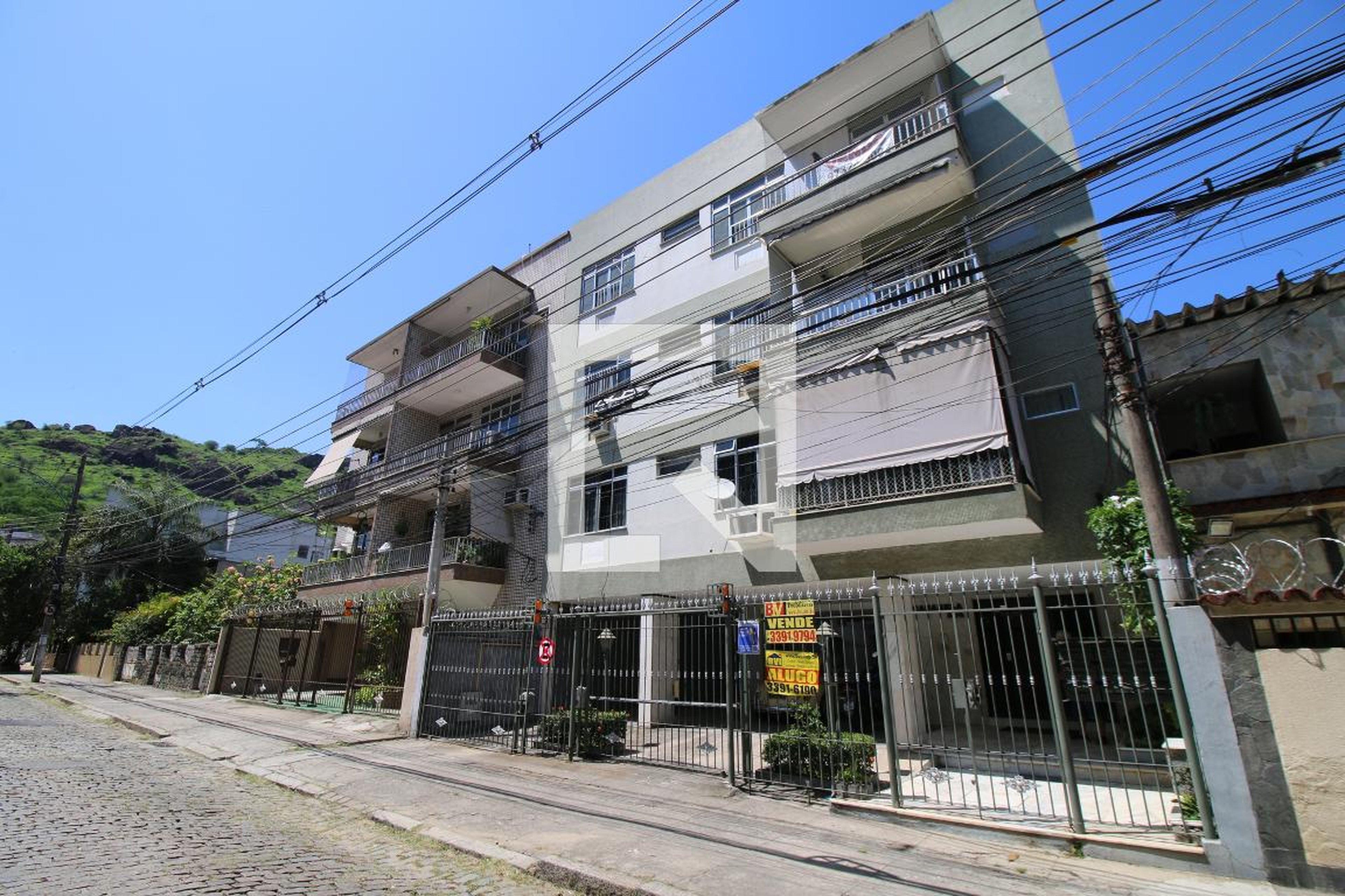 Fachada do Prédio Condomínio em Rua Aiera, 564