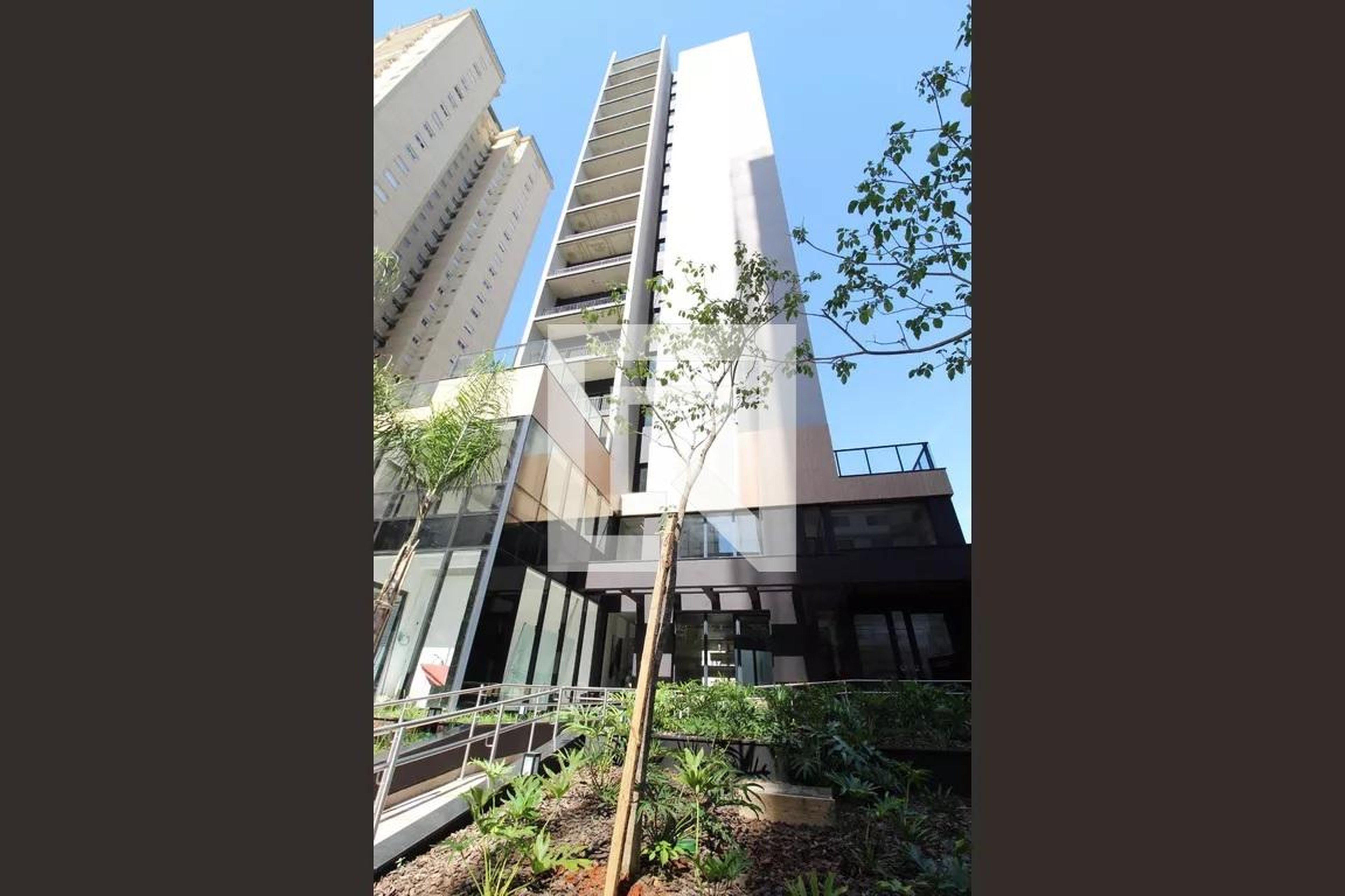 Fachada Condomínio em Rua Alvorada, 167