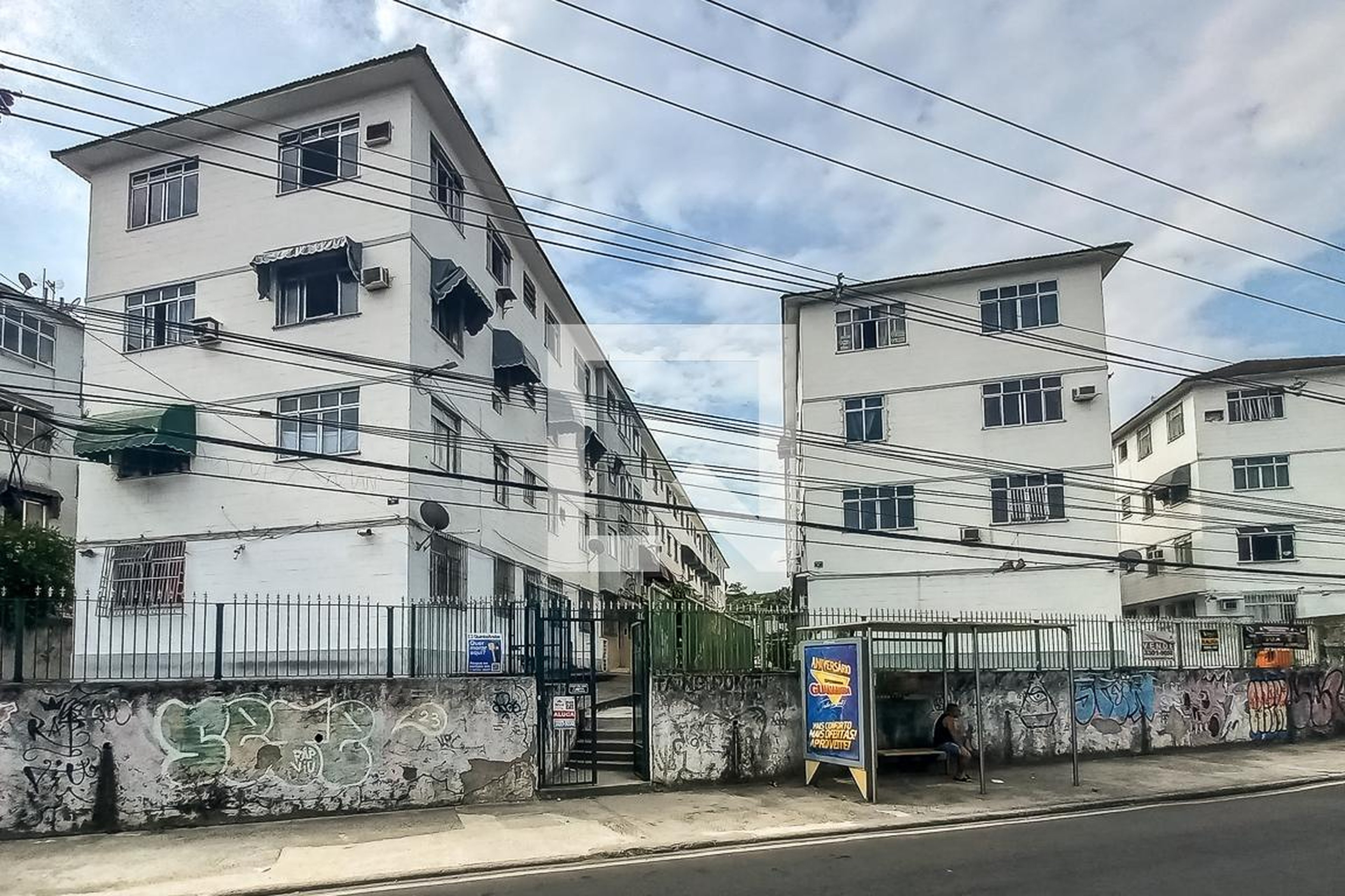 Fachada do Condomínio Edifício Vitória
