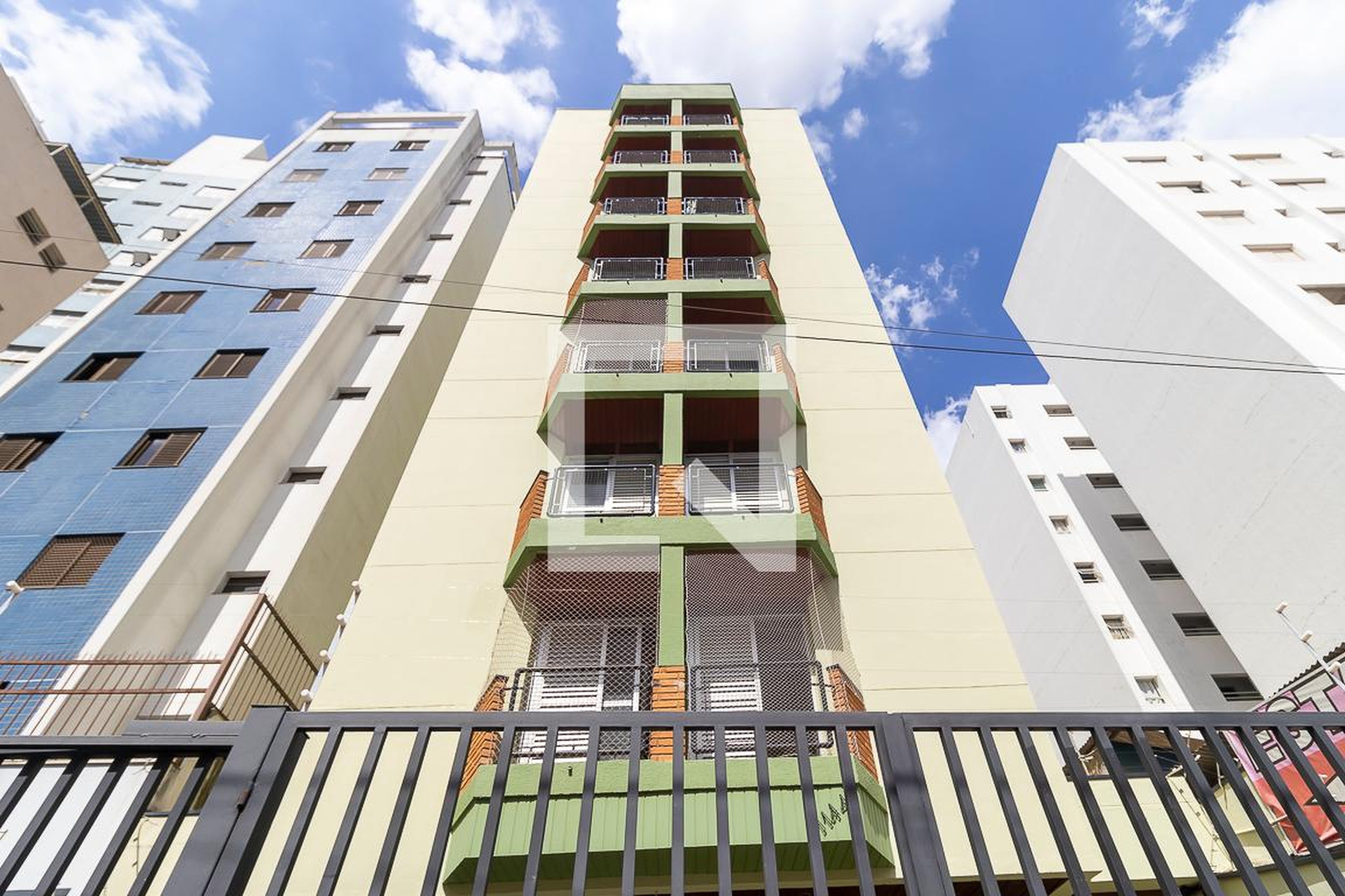 Fachada do Condomínio Condomínio San Raphael