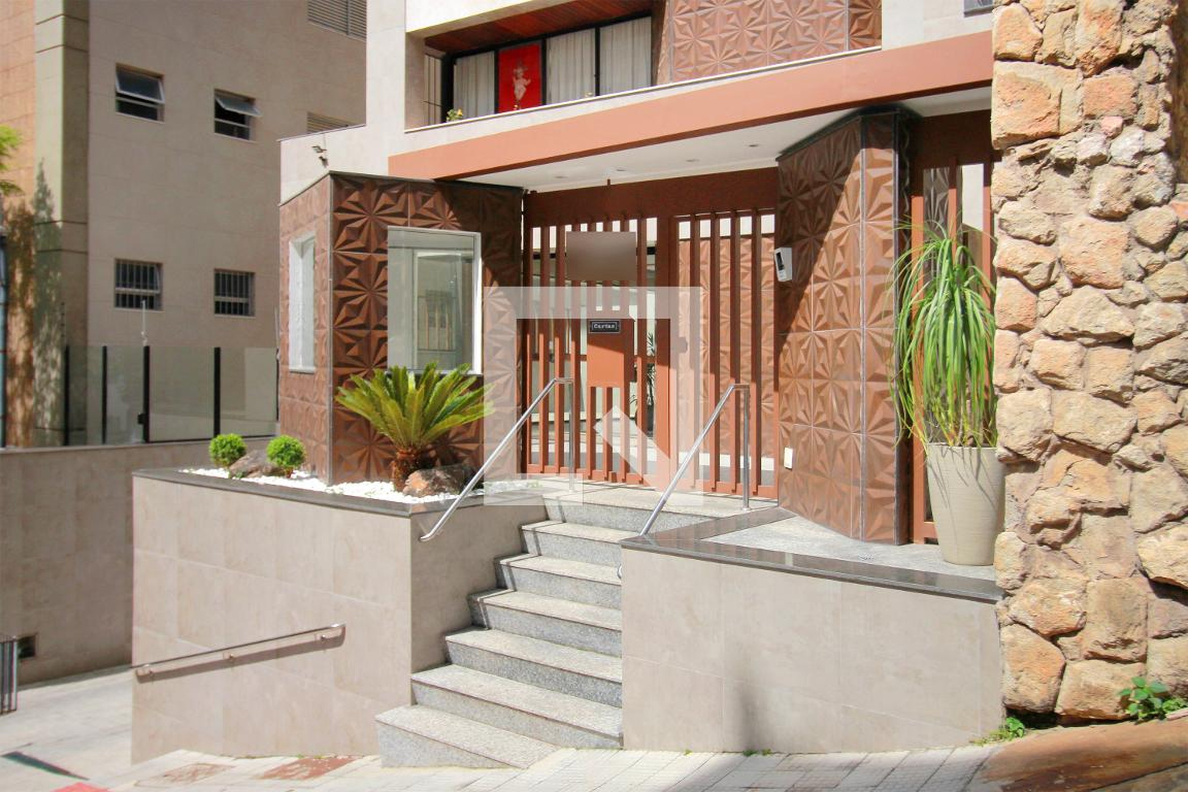 Fachada Condomínio em Rua Samuel Pereira, 277