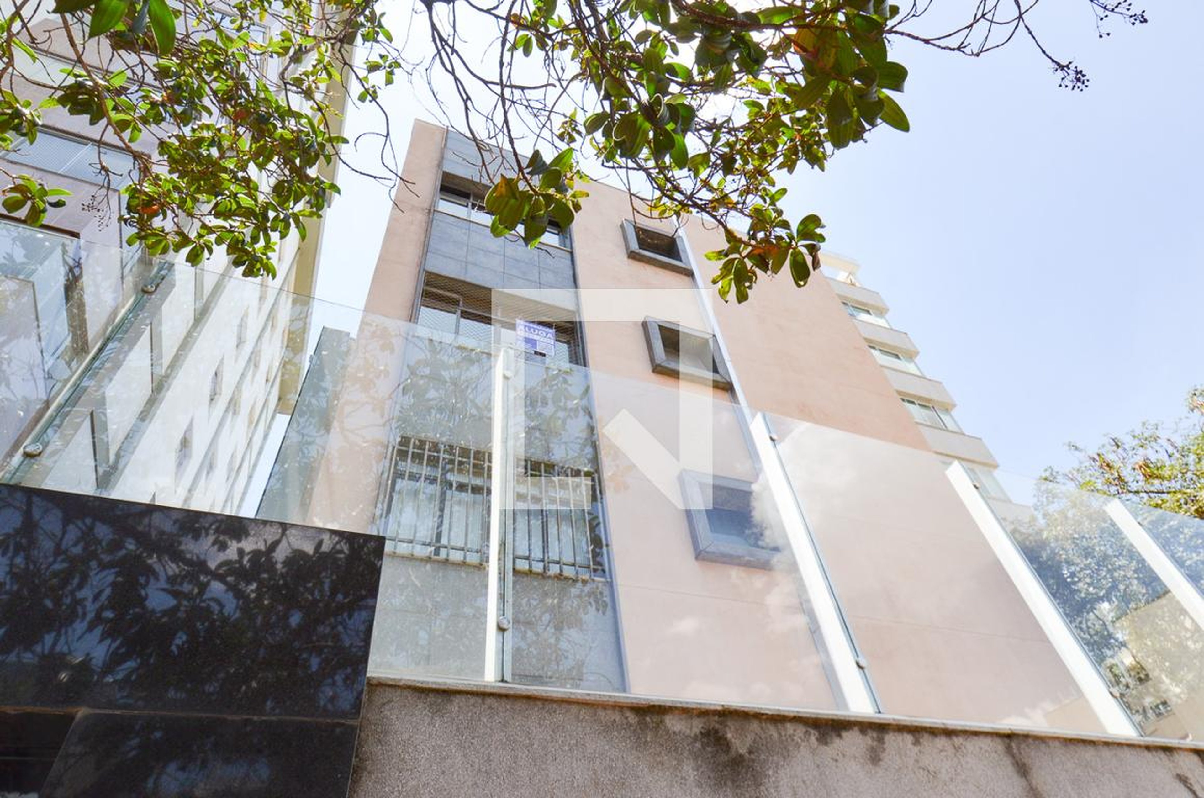 Fachada Condomínio em Rua Minas Novas, 30