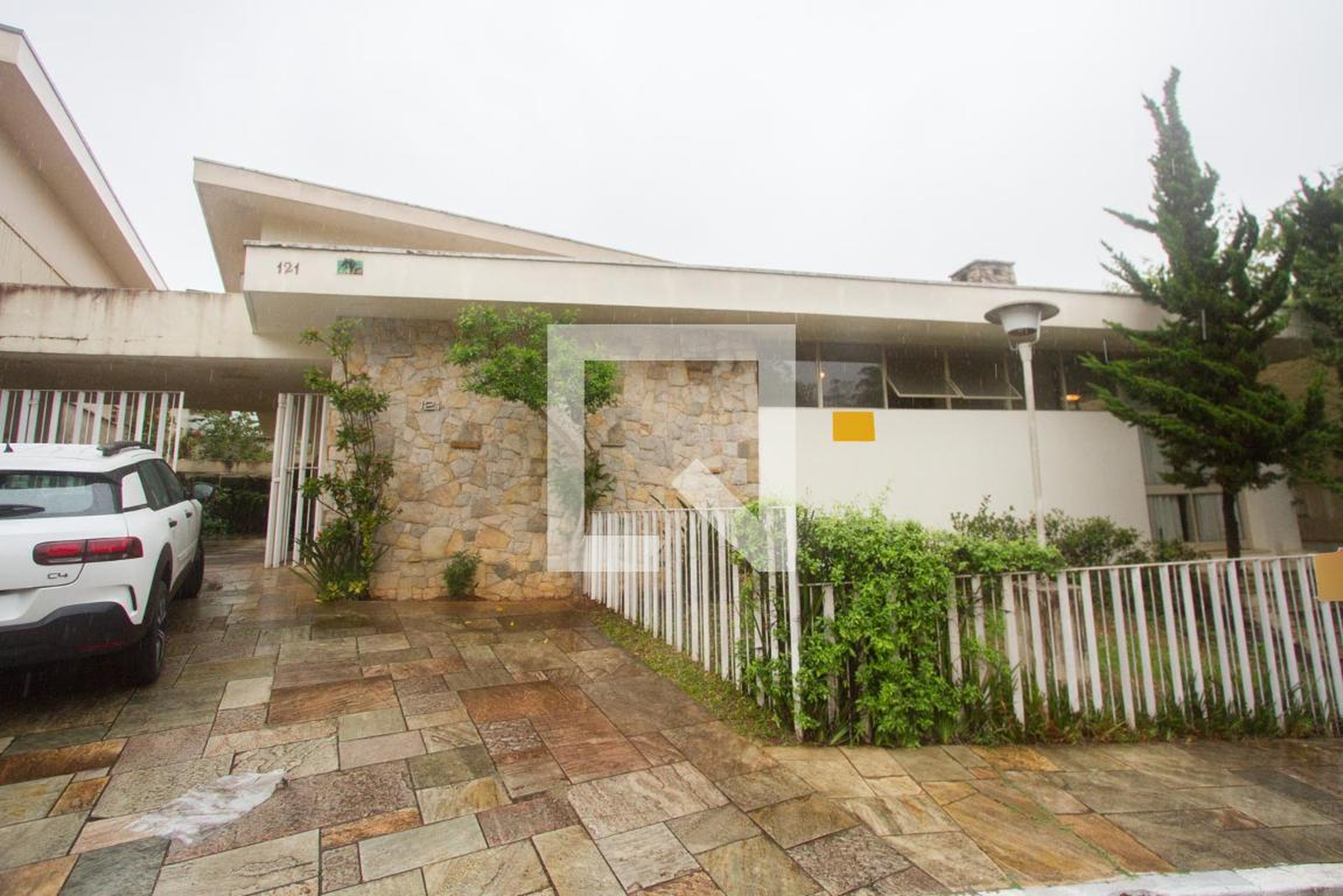 Fachada Condomínio em Rua Antonieta Revoredo, 121