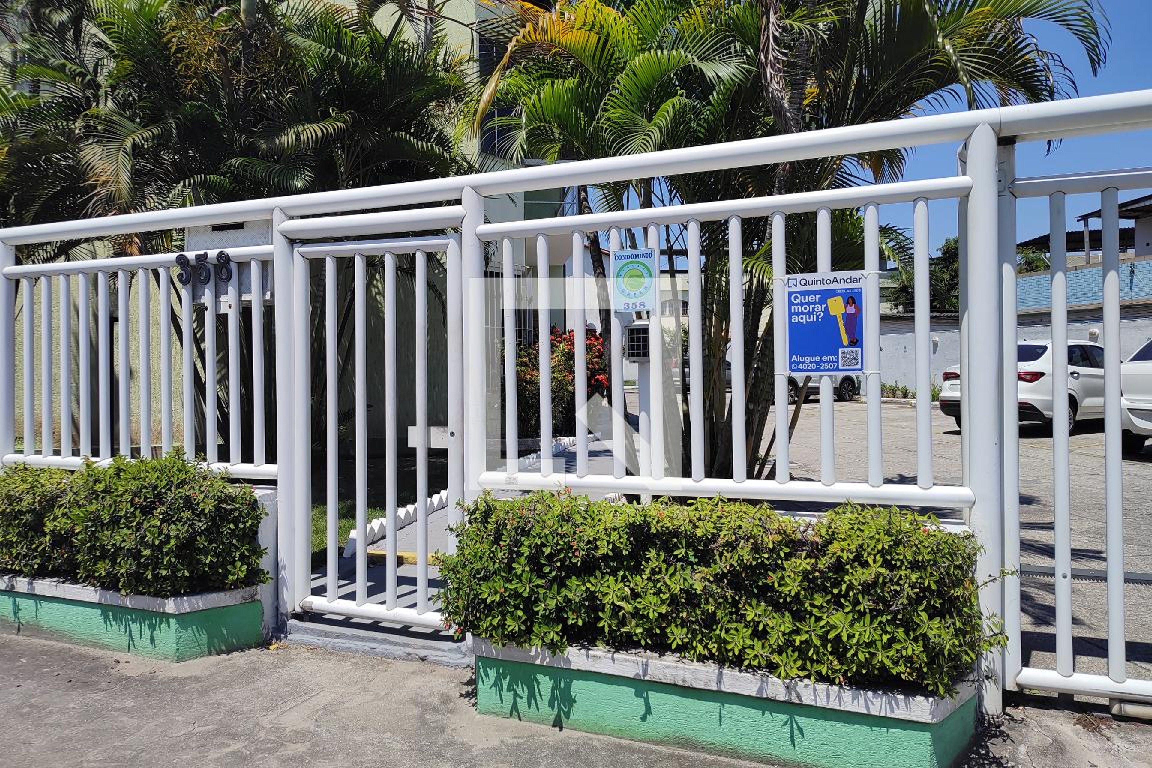 Fachada do condomínio Condomínio em Rua Clementina Viêira, 358