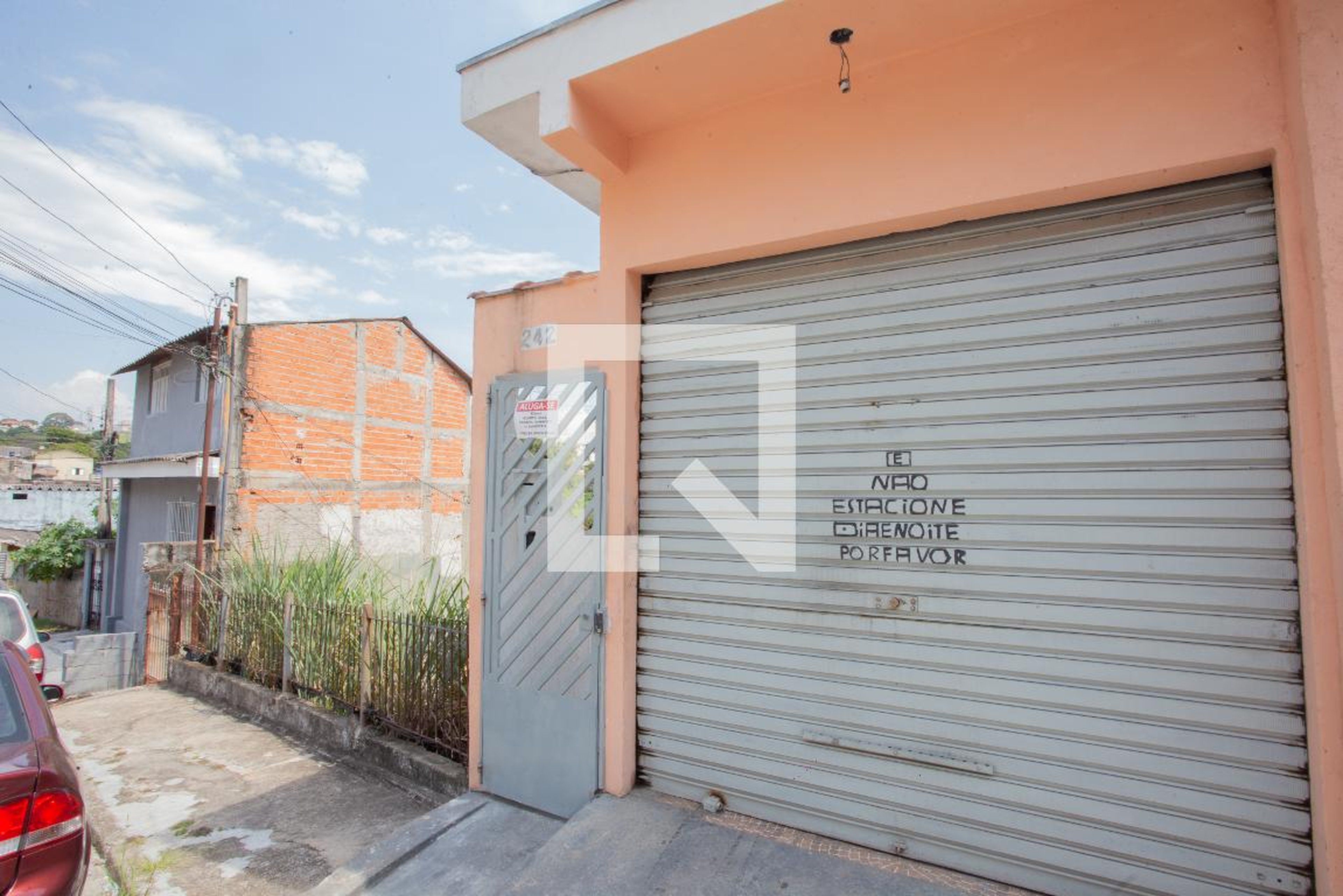 FACHADA Condomínio em Rua Itapejara, 242