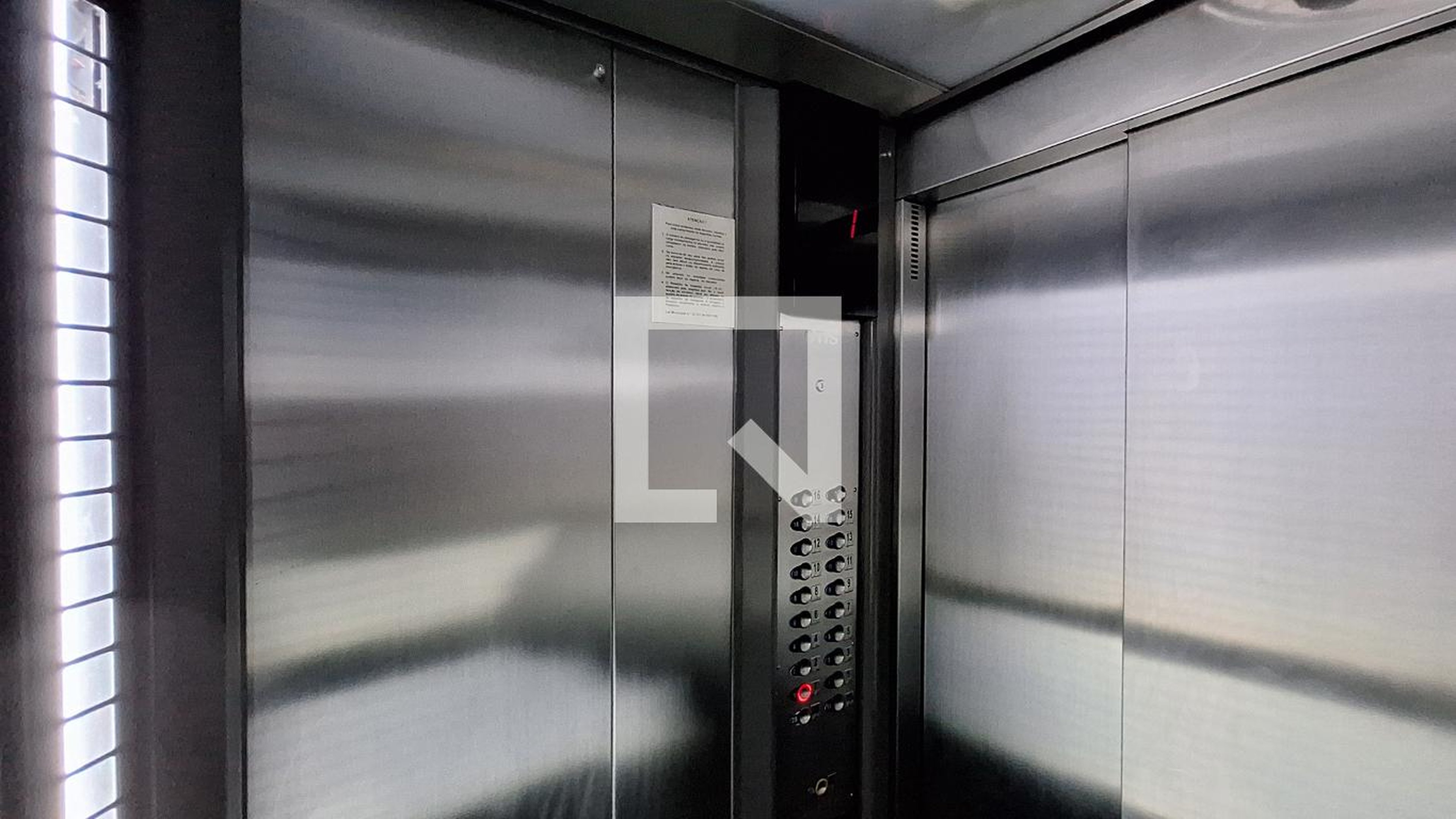 Elevador - First Class