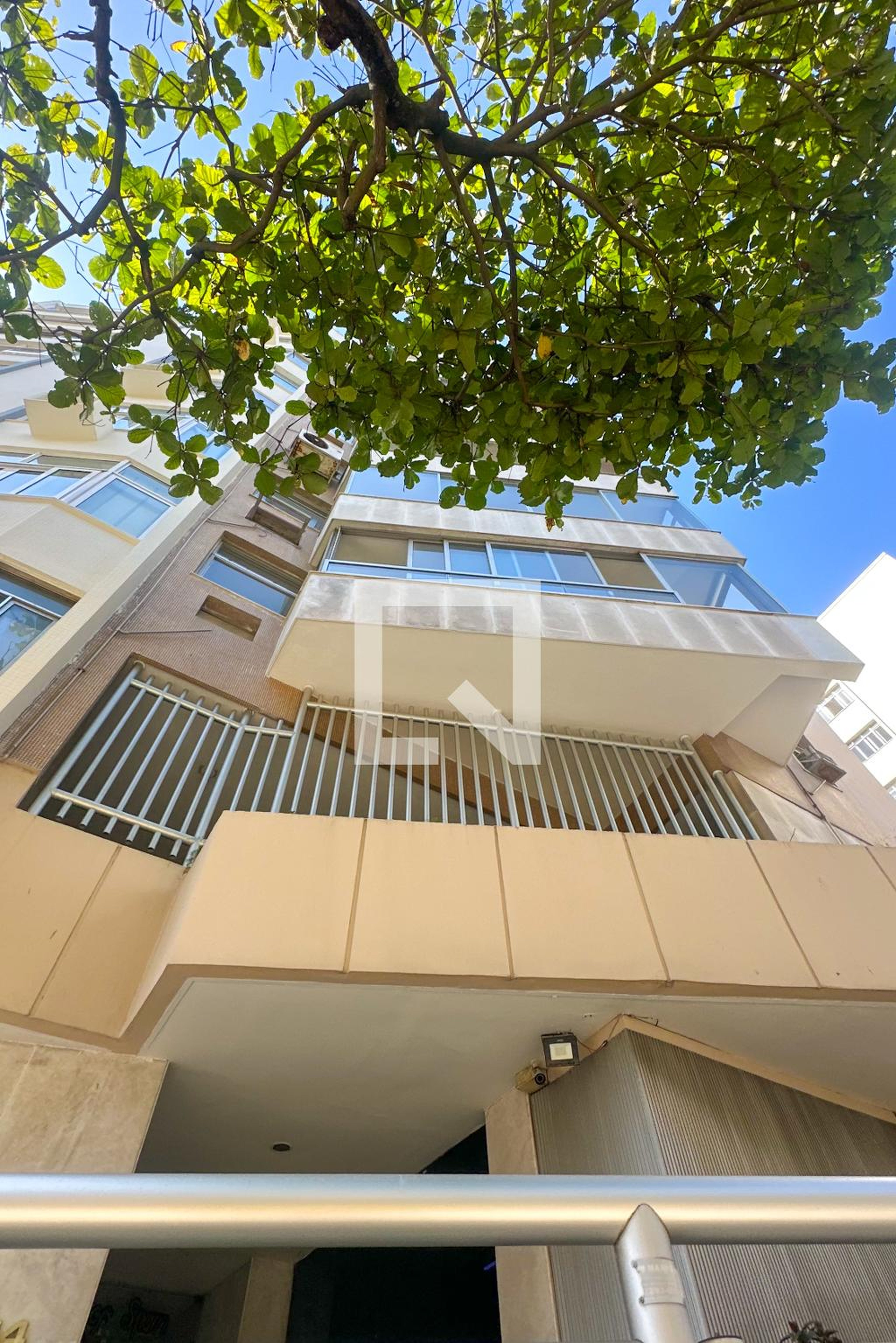 Fachada Condomínio em Avenida Rainha Elisabeth, 744