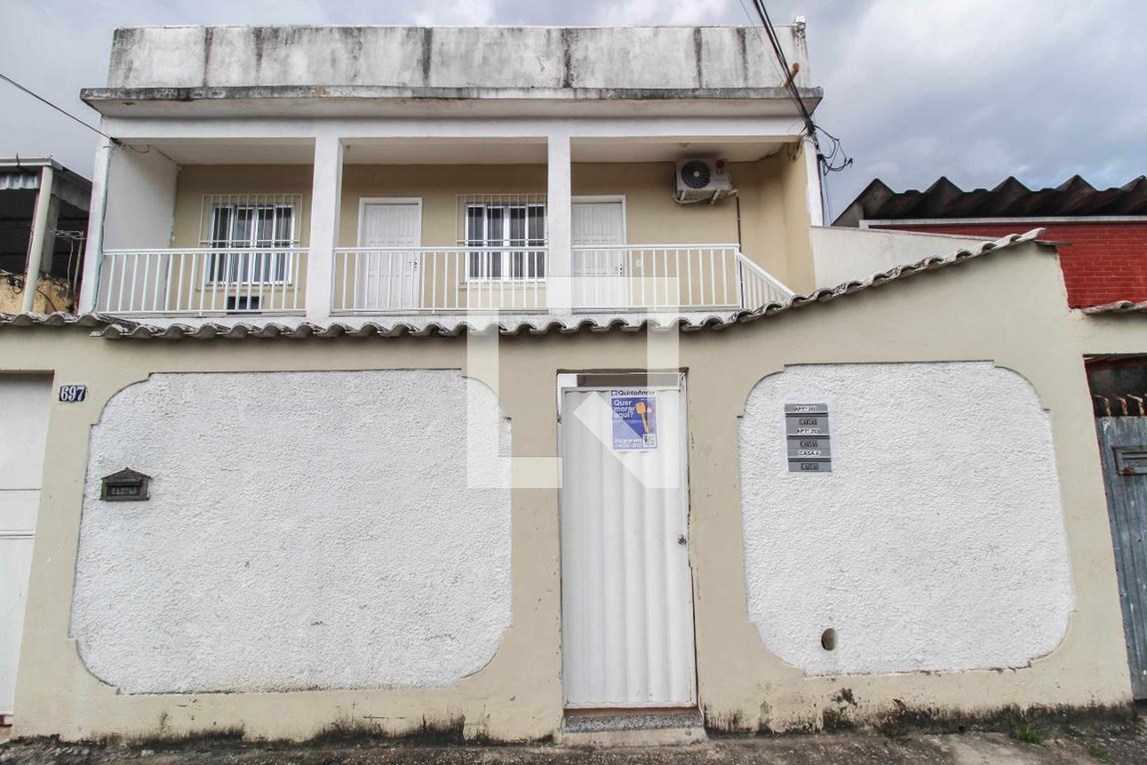 Fachada Condomínio em Rua Fausto, 697