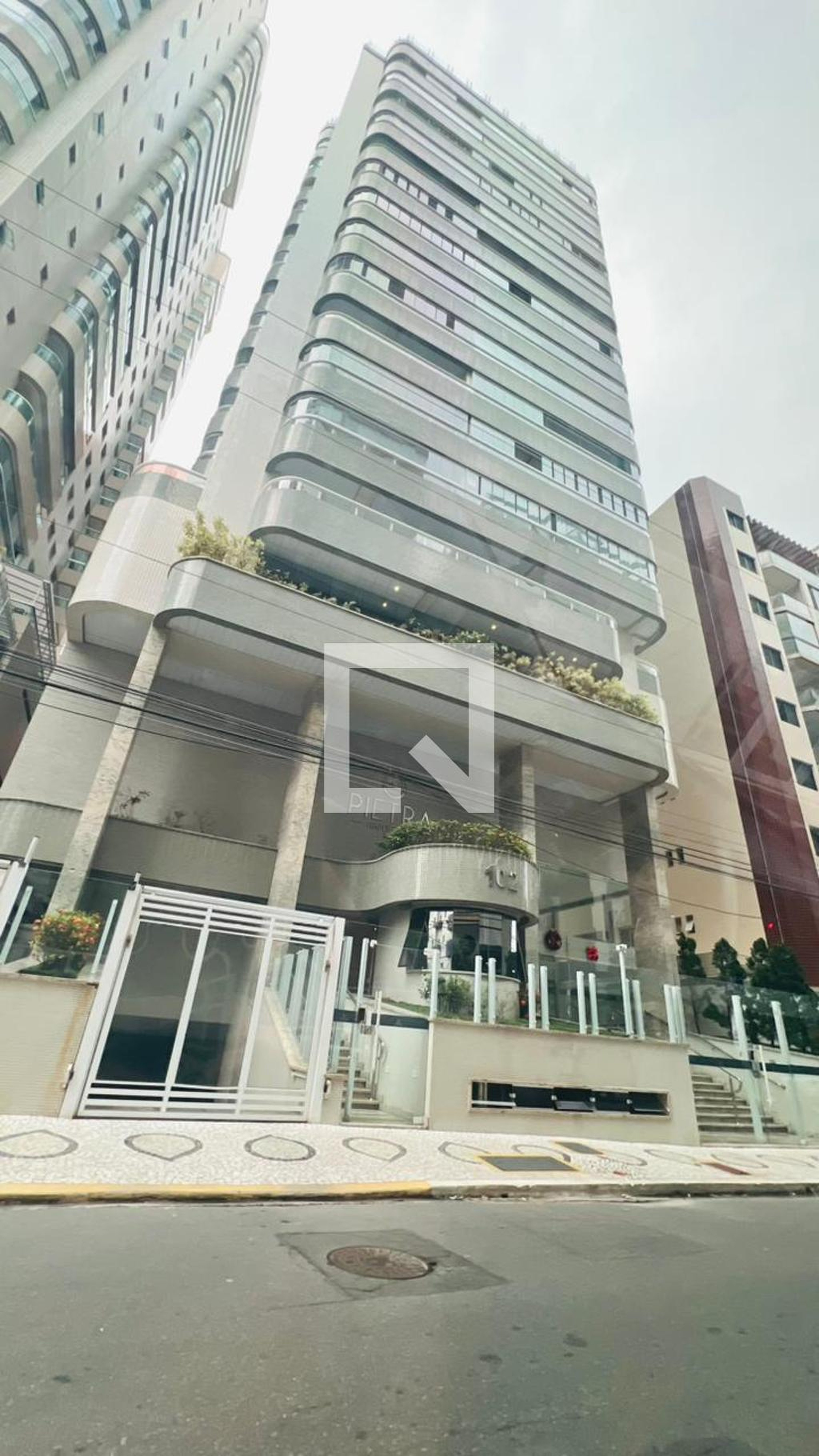 Fachada Condomínio Pietra Menezes