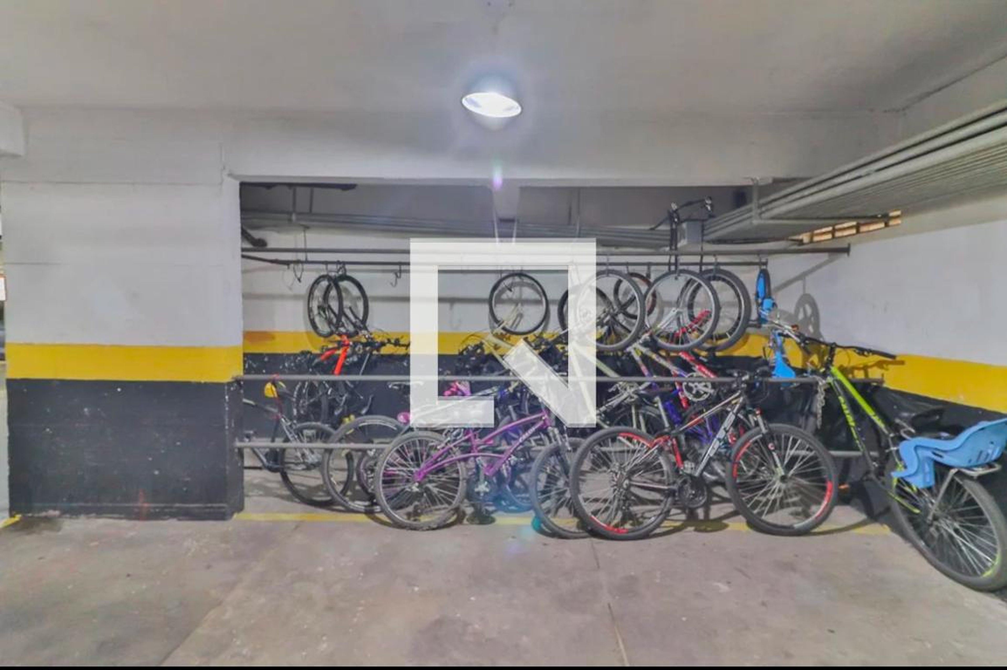 Bicicletário - Conjunto Residencial Esplanada do Paiquere