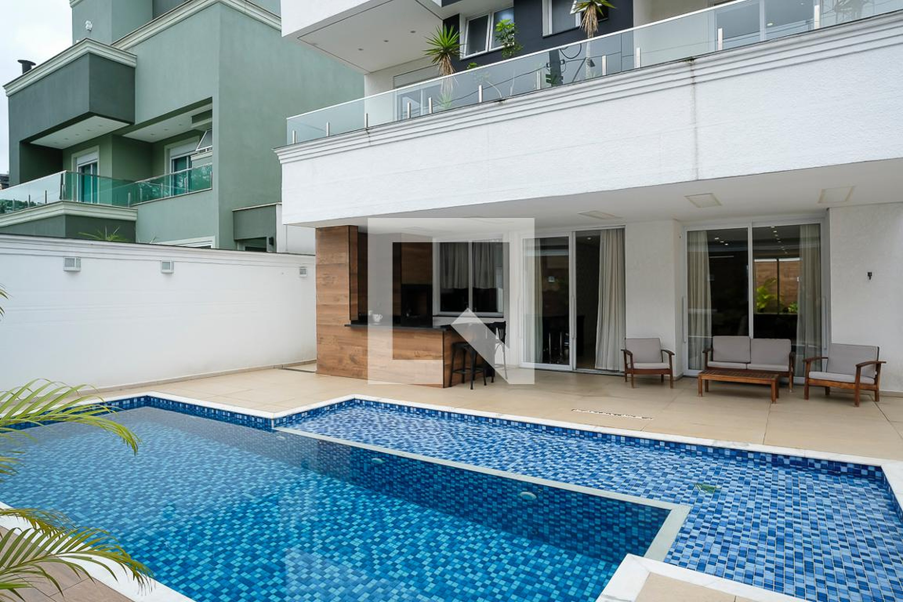 Piscina Condomínio em Alameda dos Resedás, 55