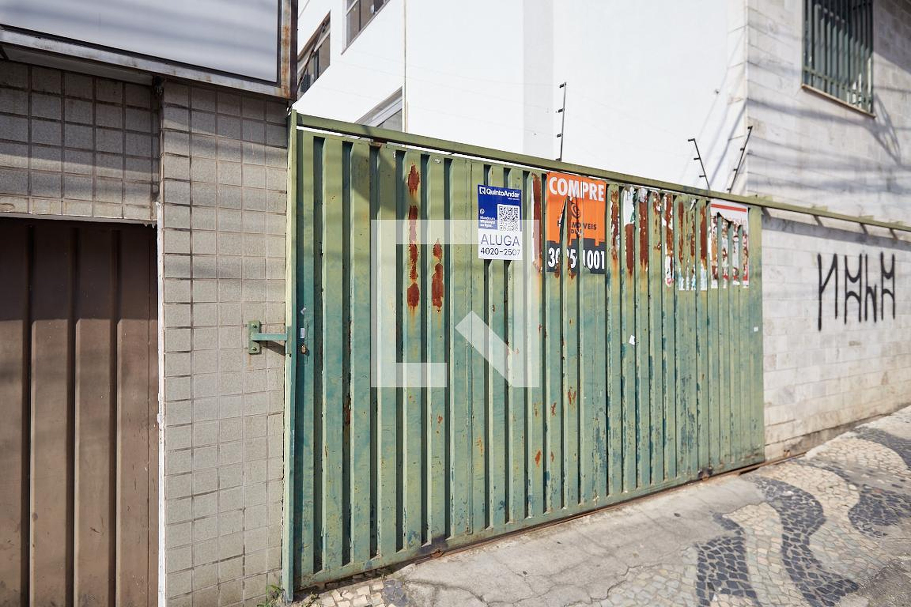 Fachada Condomínio em Rua Tenente Garro, 29