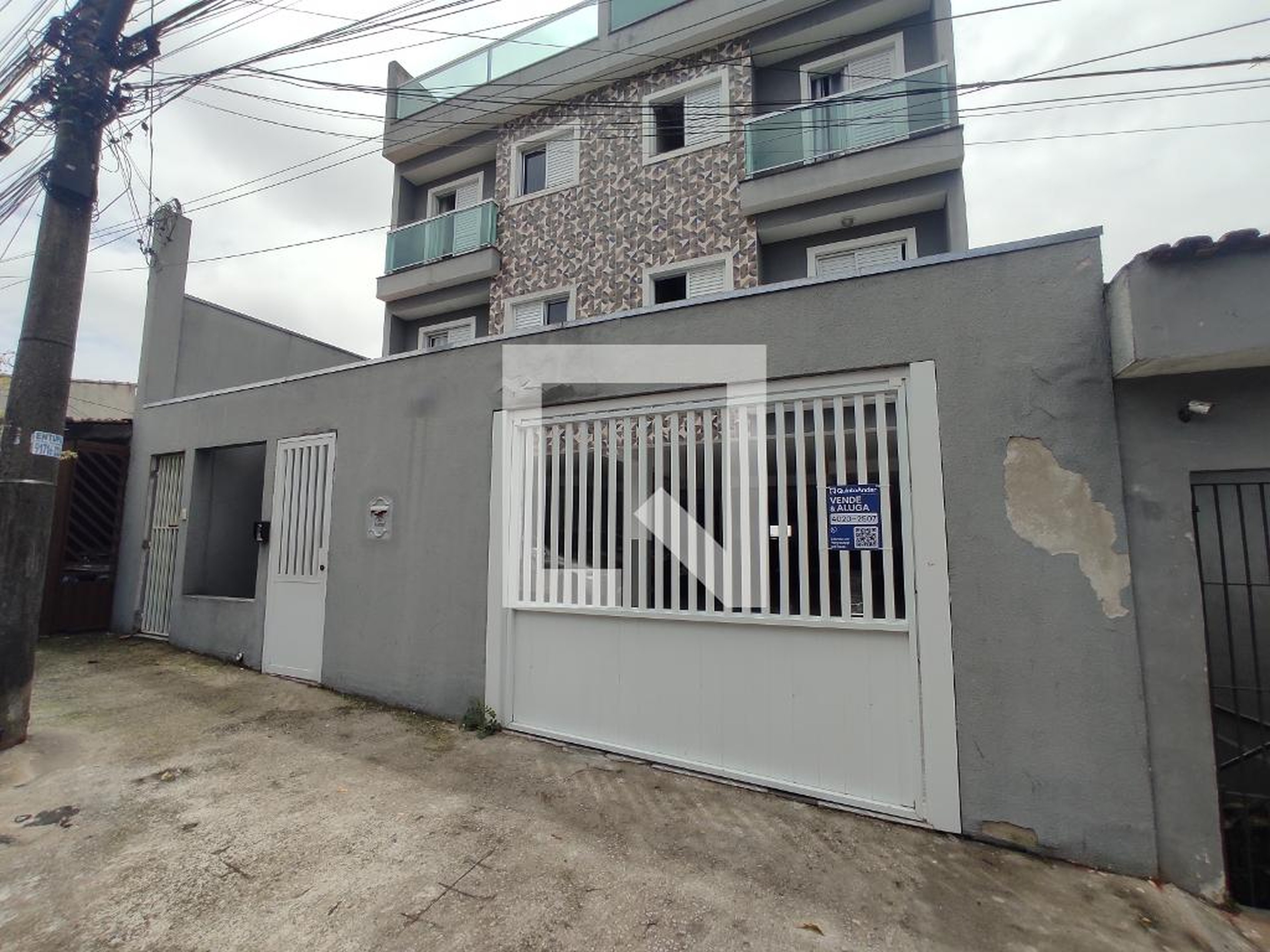 Fachada Condomínio em Rua Aqueronte, 90