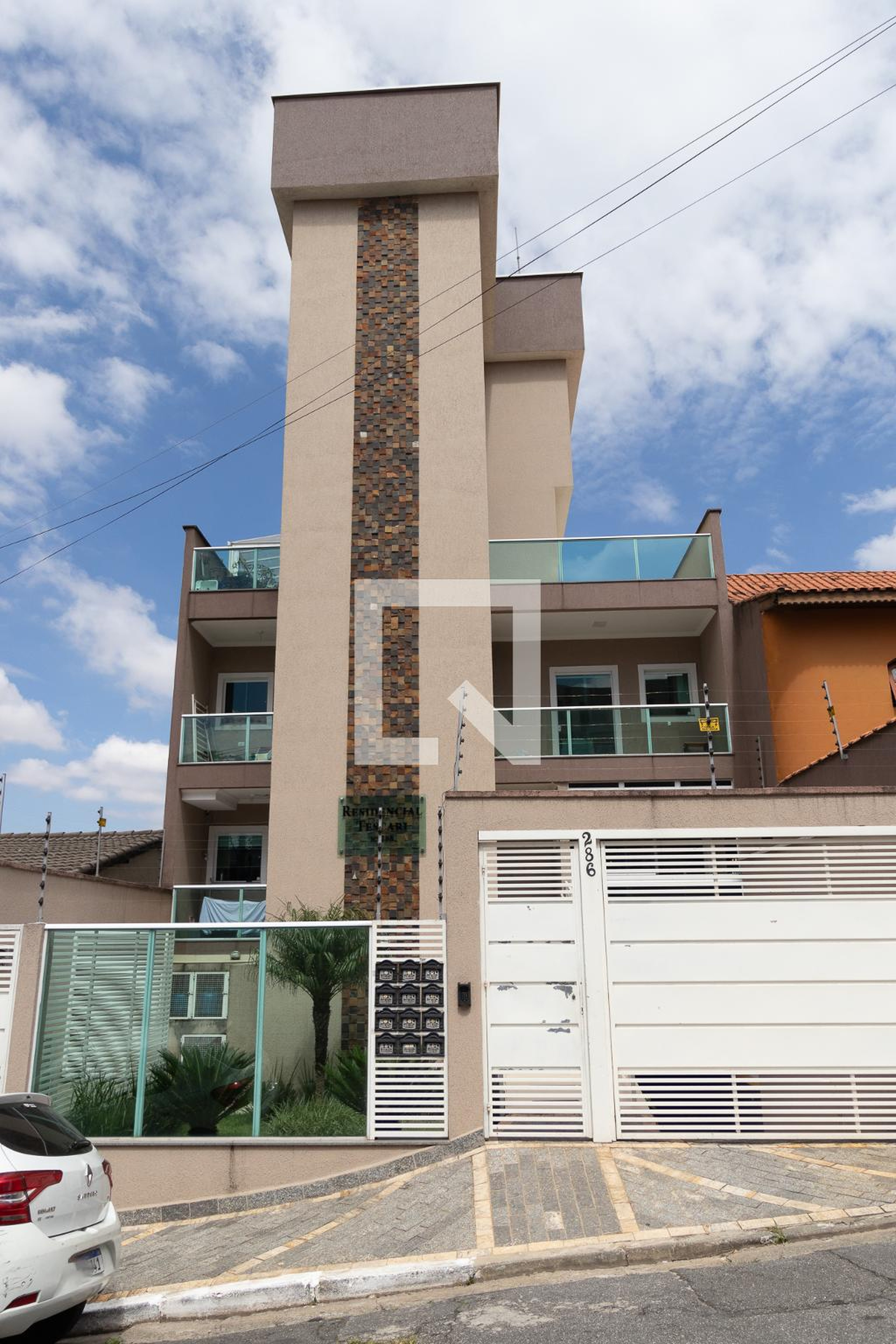 Fachada Condomínio em Rua Maestro José Tescari, 286