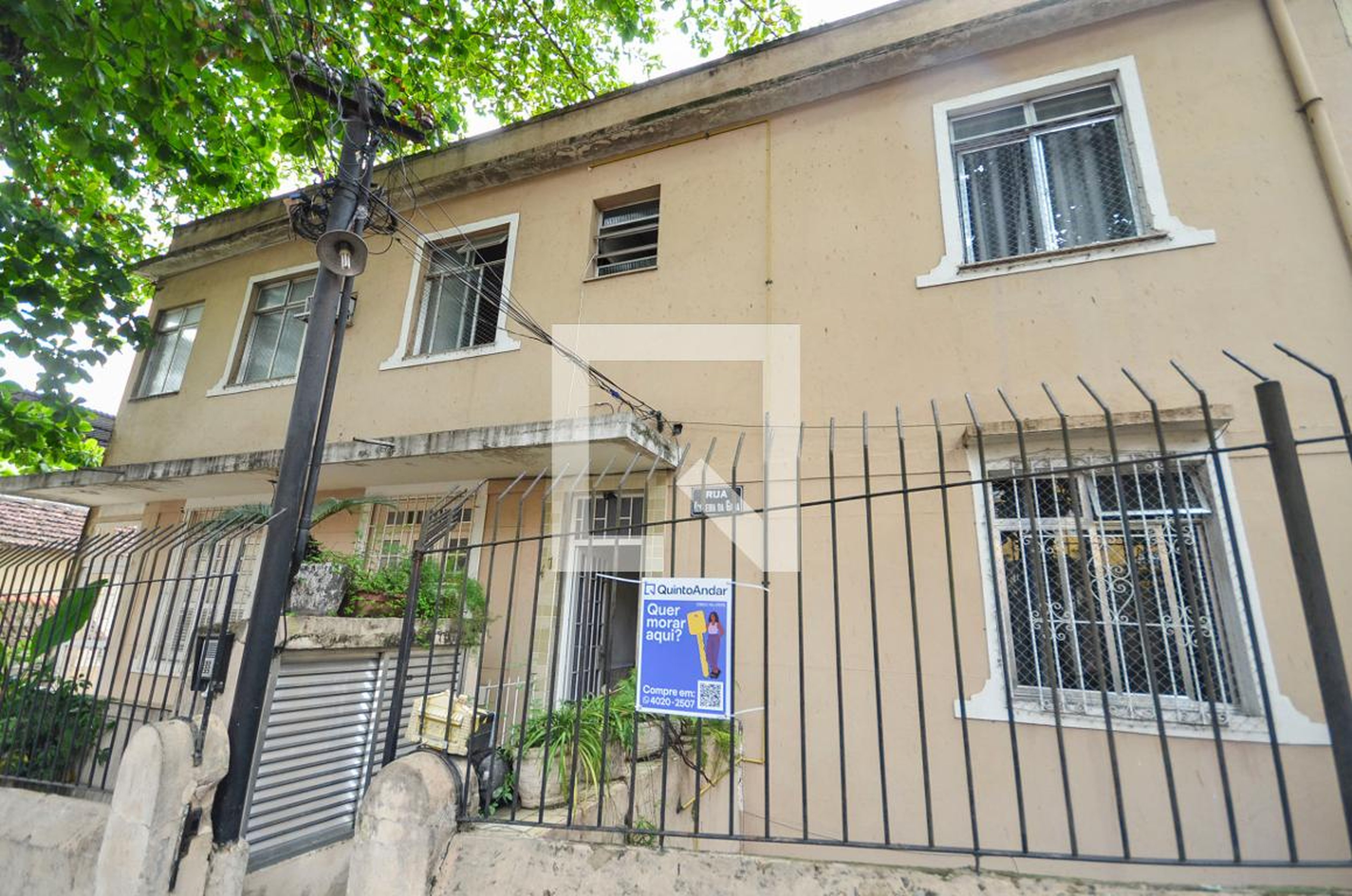 Fachada Condomínio em Rua Nogueira da Gama, 47