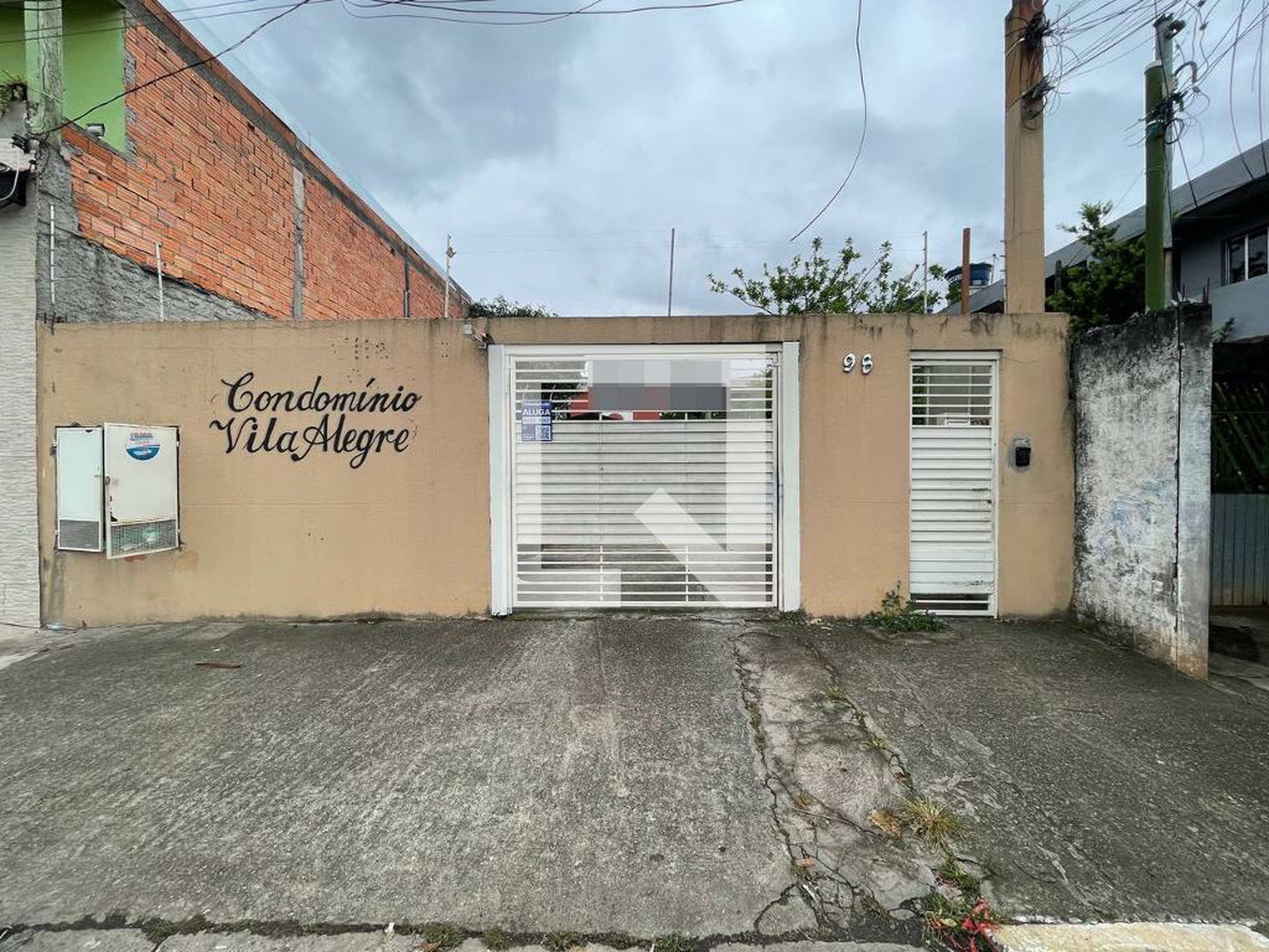 Fachada Condomínio em Rua Antônio Viana, 98