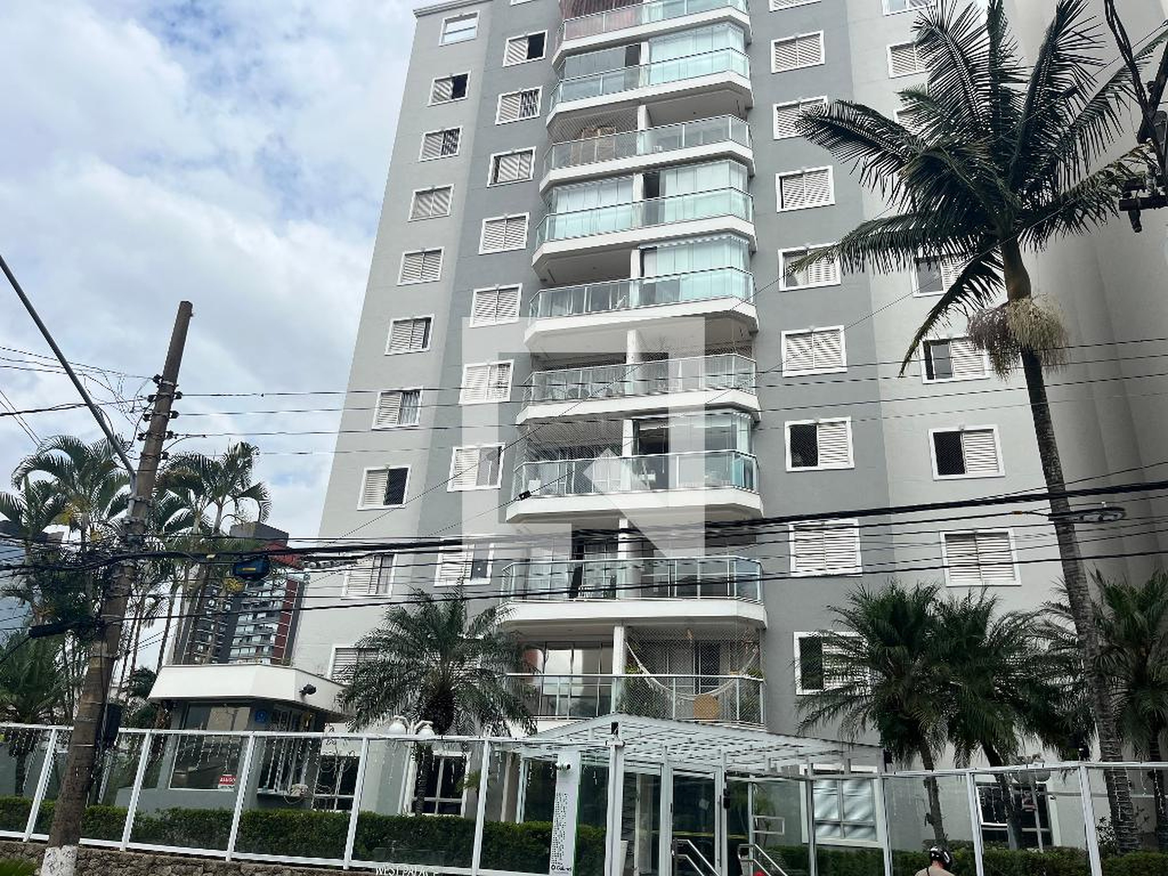 Fachada do Prédio Condomínio West Palace