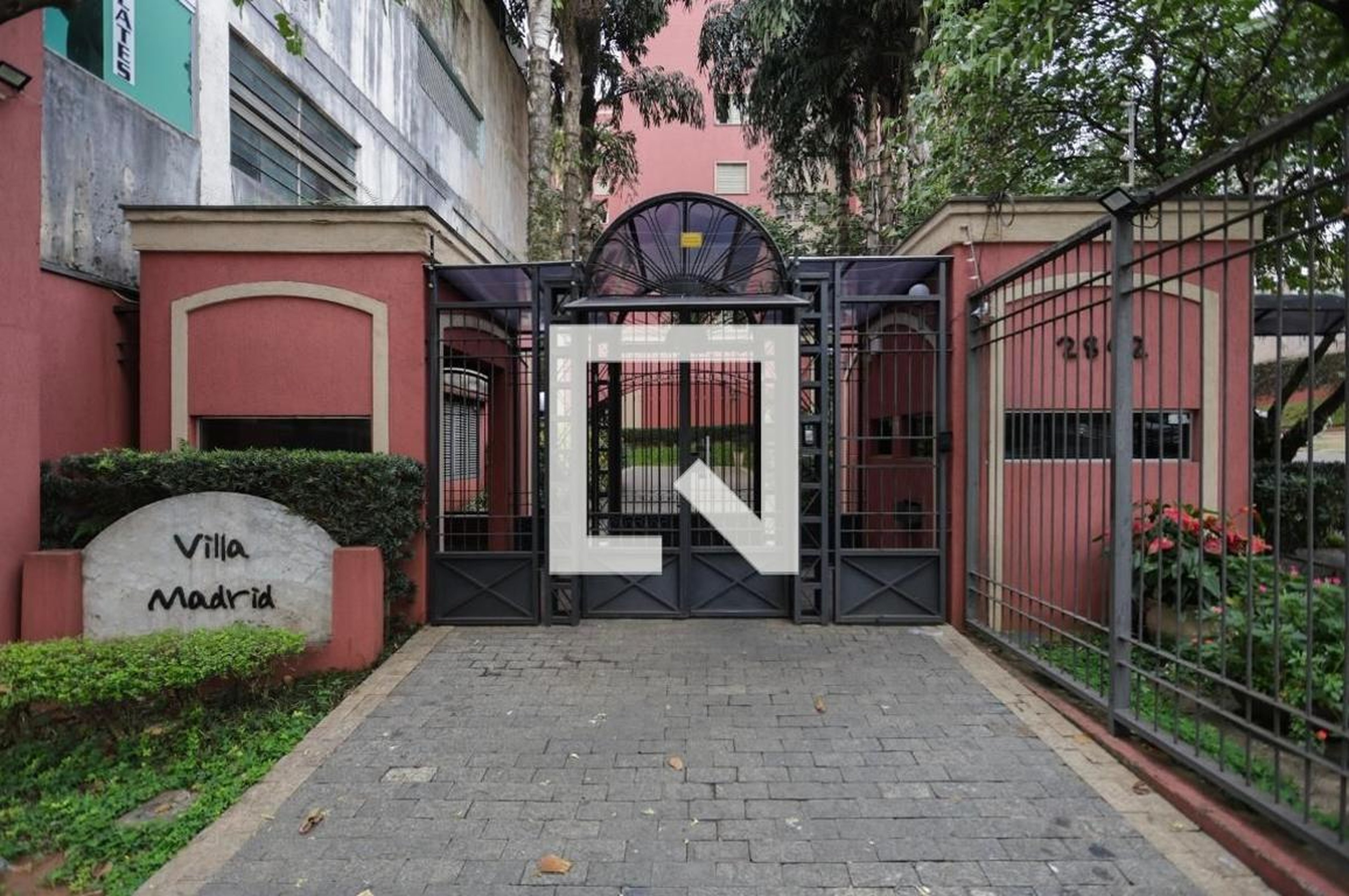 Fachada do Prédio Condomínio Villa Madrid