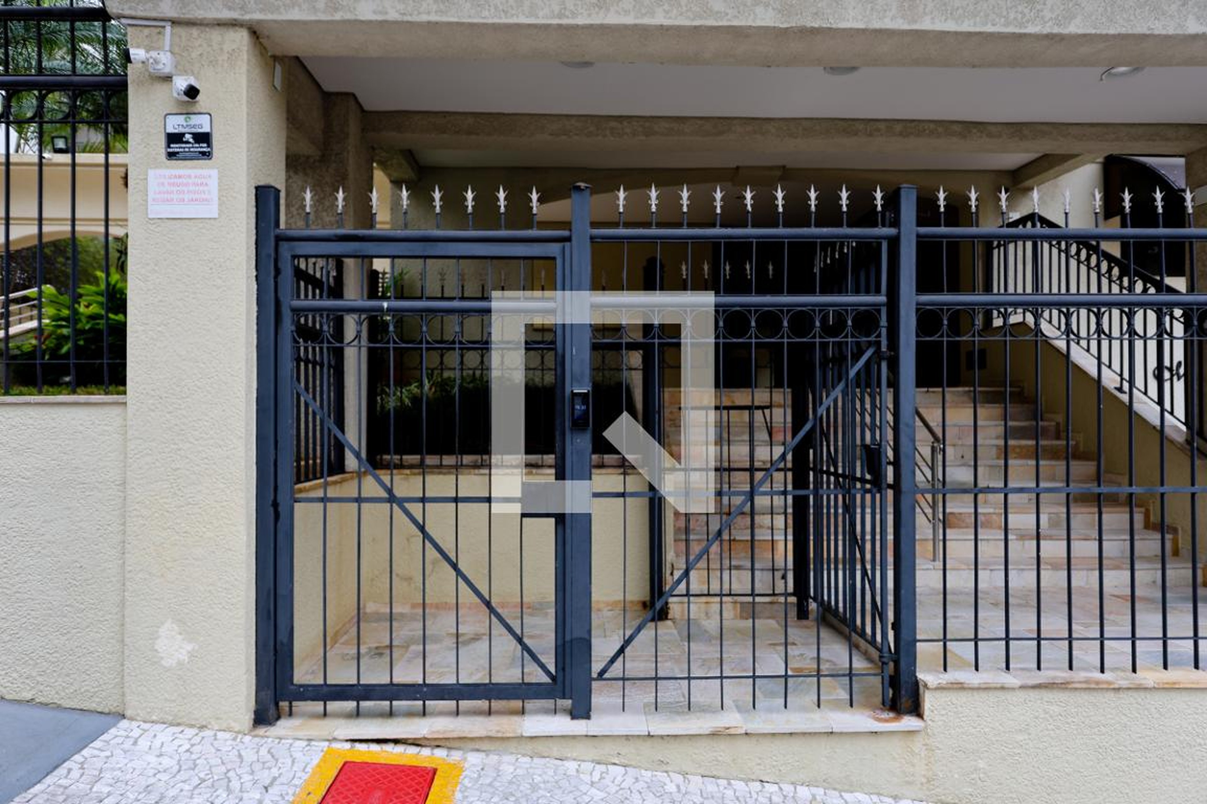 Fachada do condomínio Edifício Maison de La Colline