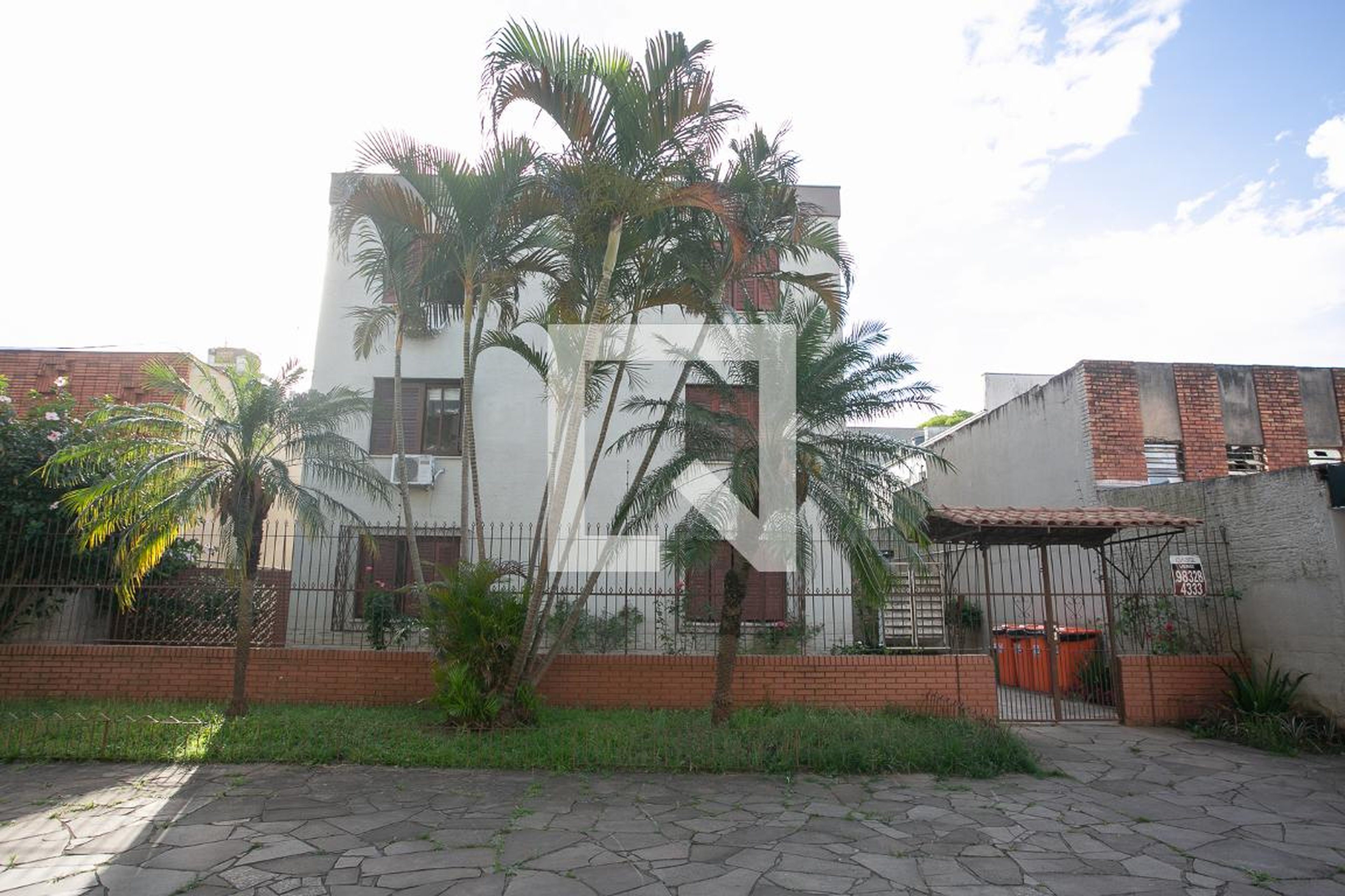 Fachada do Prédio Condomínio em Avenida Praia de Belas, 1762