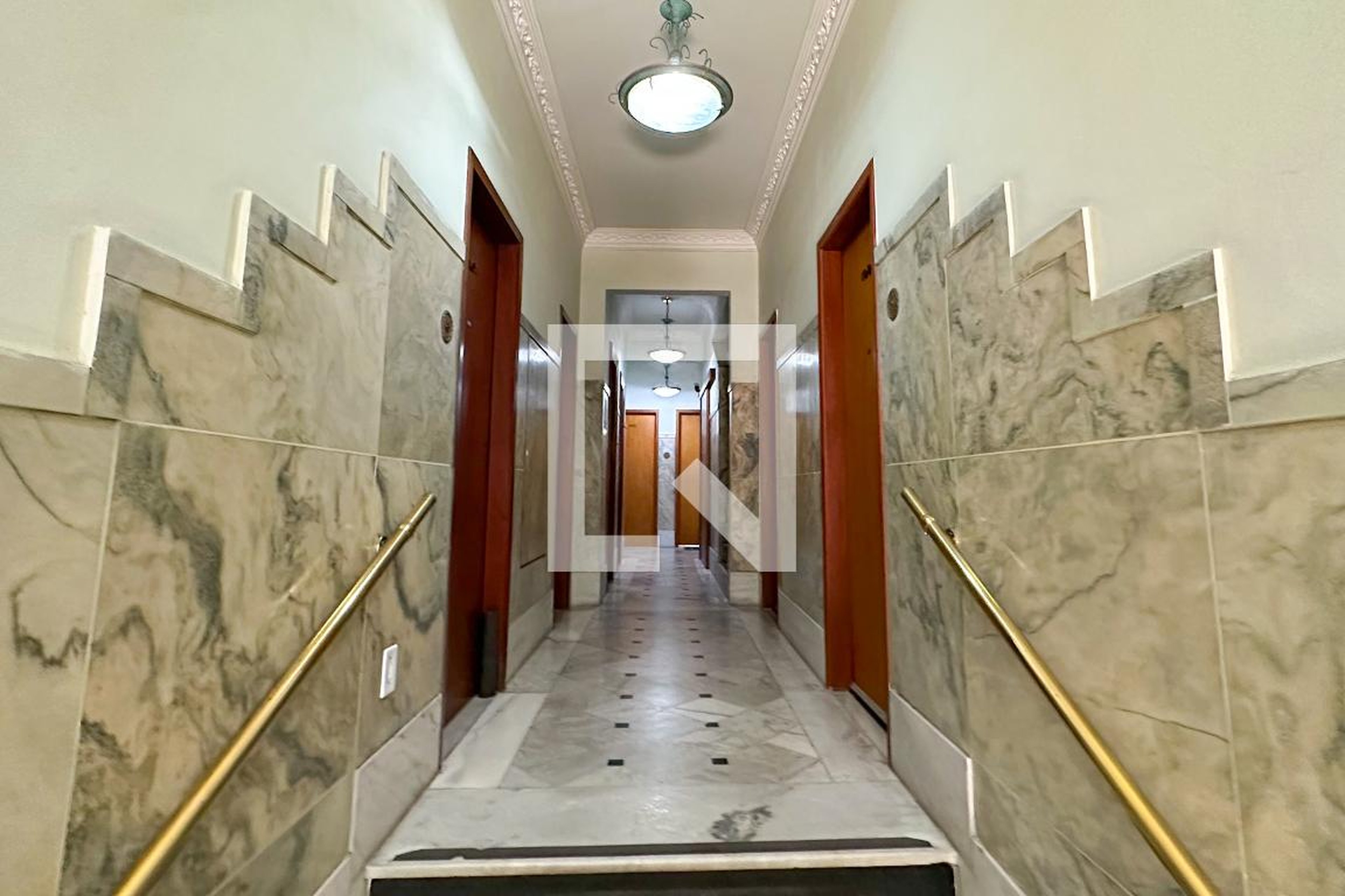 Entrada - Elizabeth Machado Imoveis