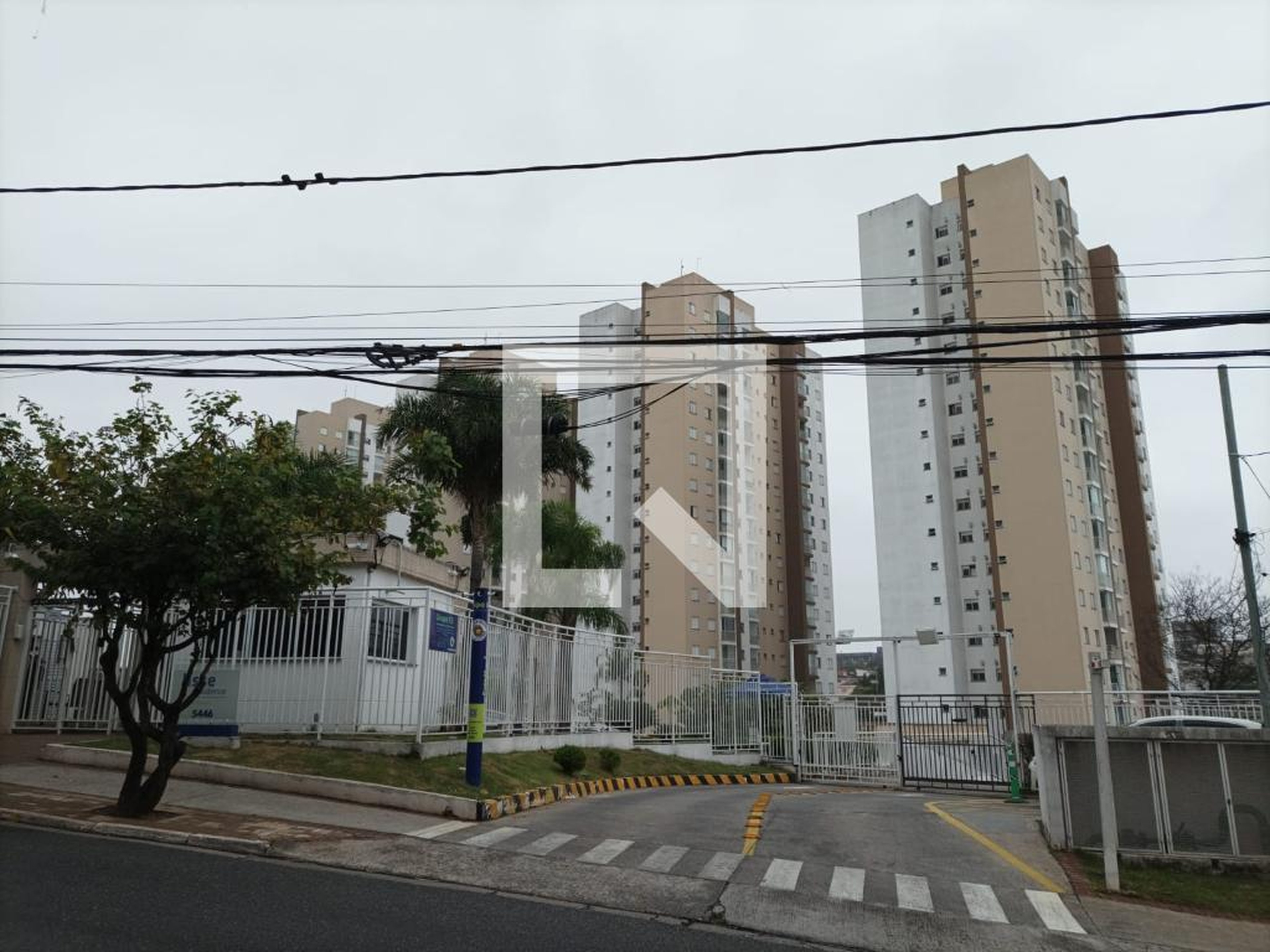 Fachada do Prédio Condomínio em Avenida Vila Ema, 5445