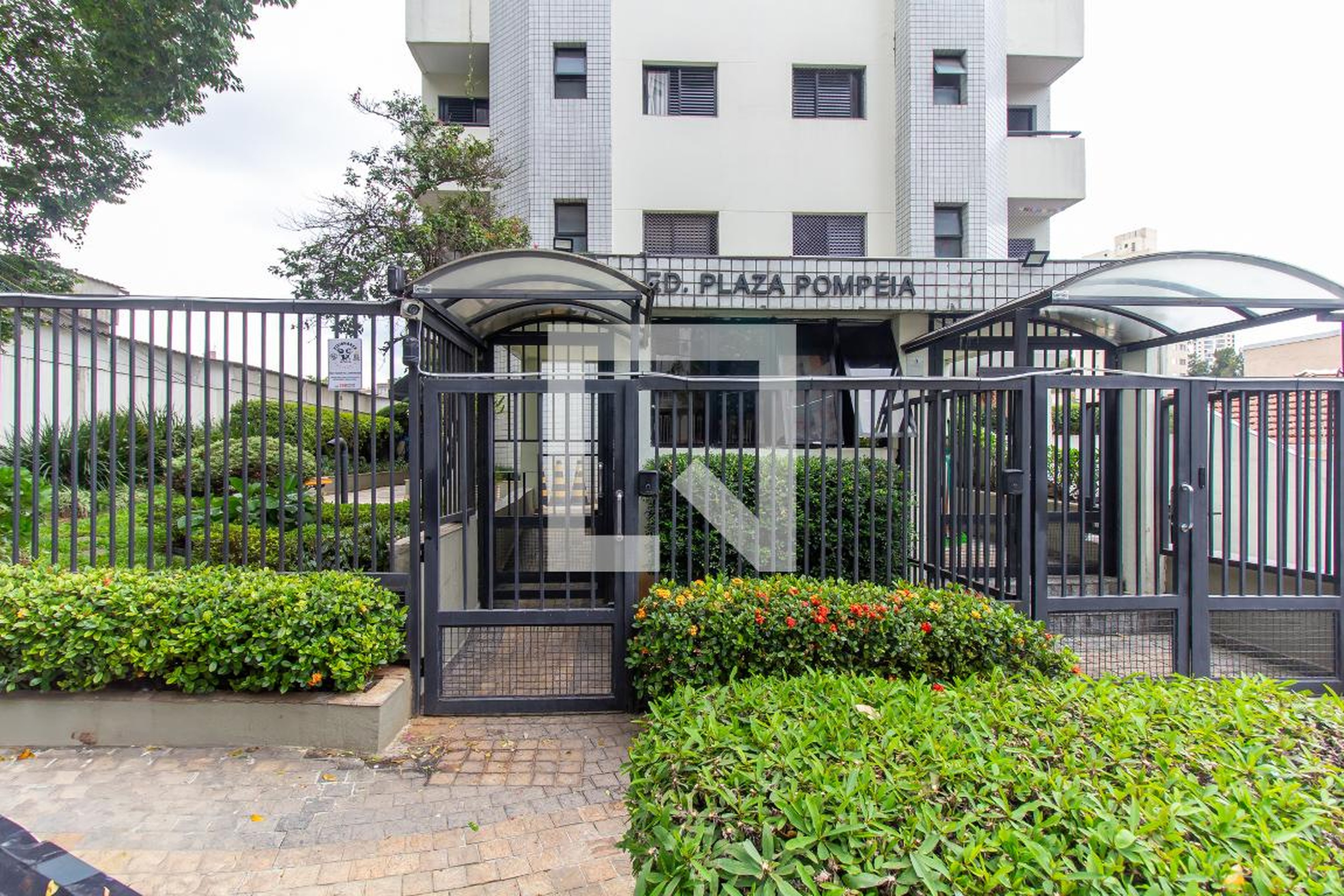 Fachada Condomínio Plaza Pompeia