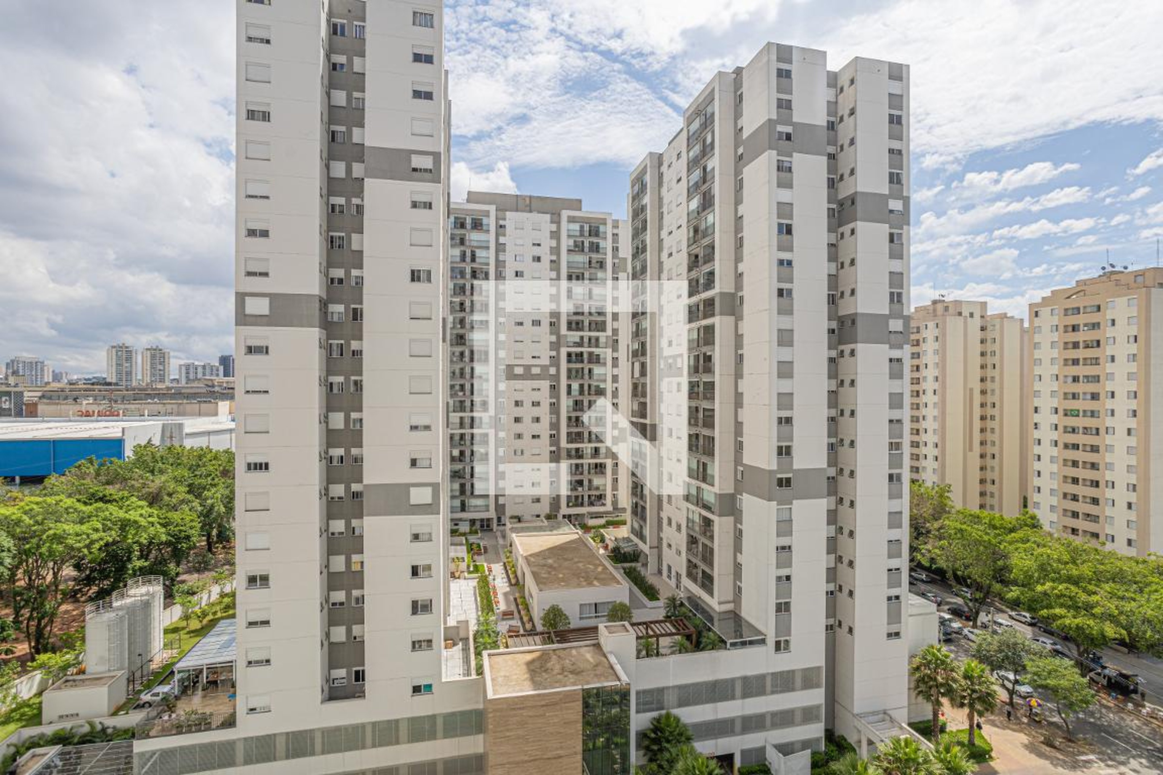 Fachada Condomínio em Avenida Manoel Pedro Pimentel, 191
