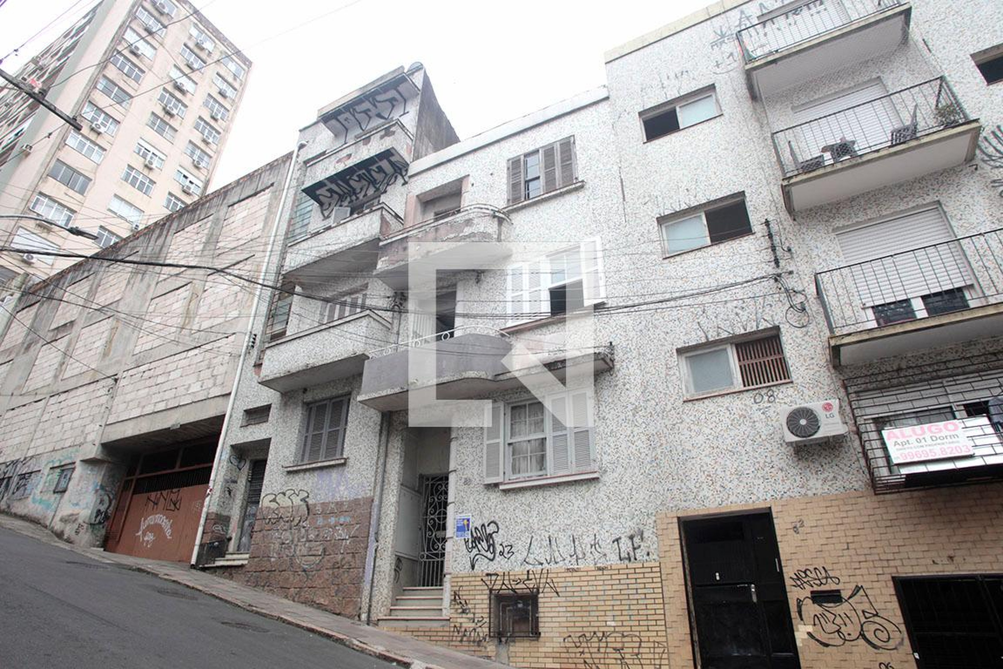 Fachada Condomínio em Rua Espírito Santo, 88