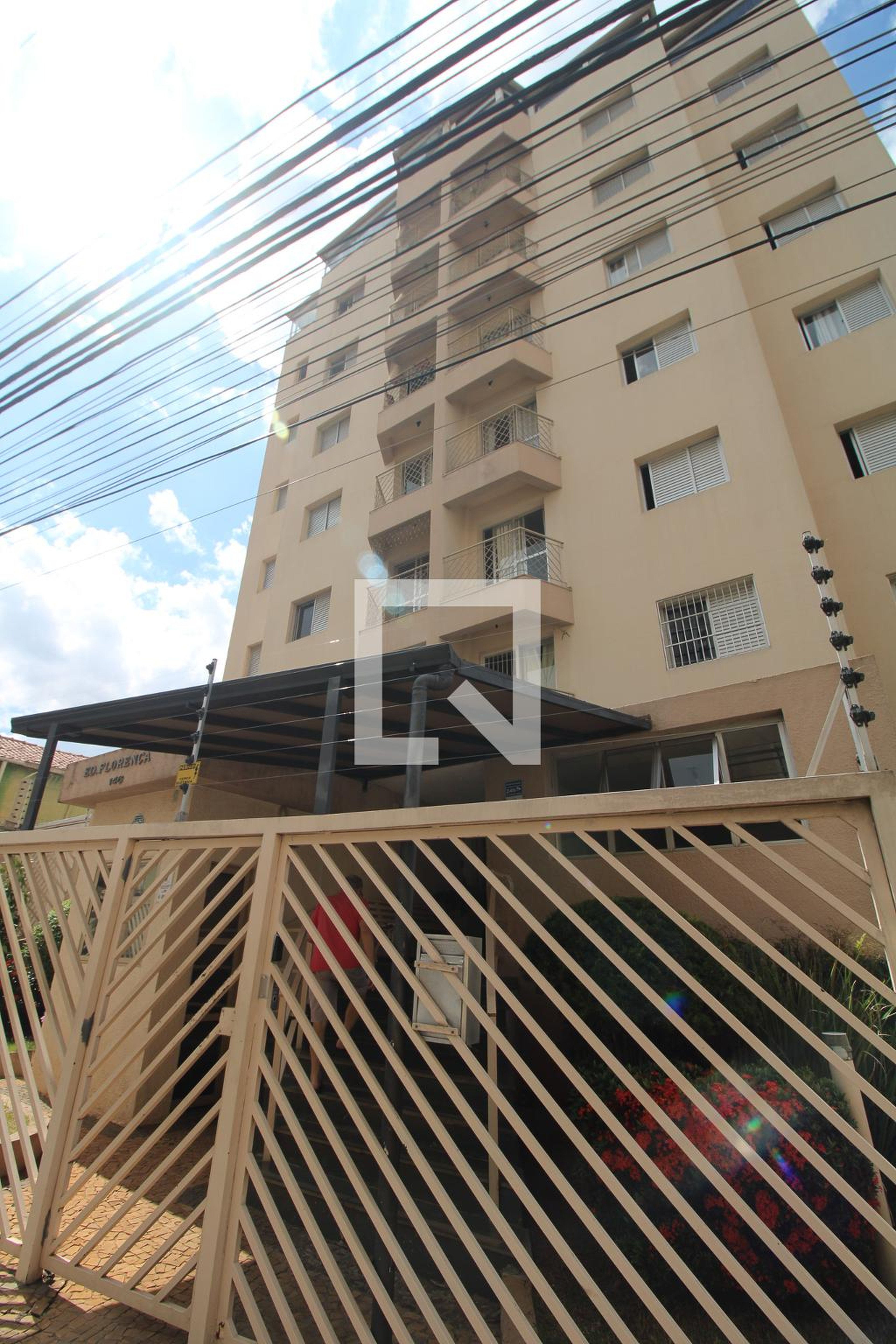 Fachada Condomínio em Rua Doutor Álvaro Ribeiro, 146