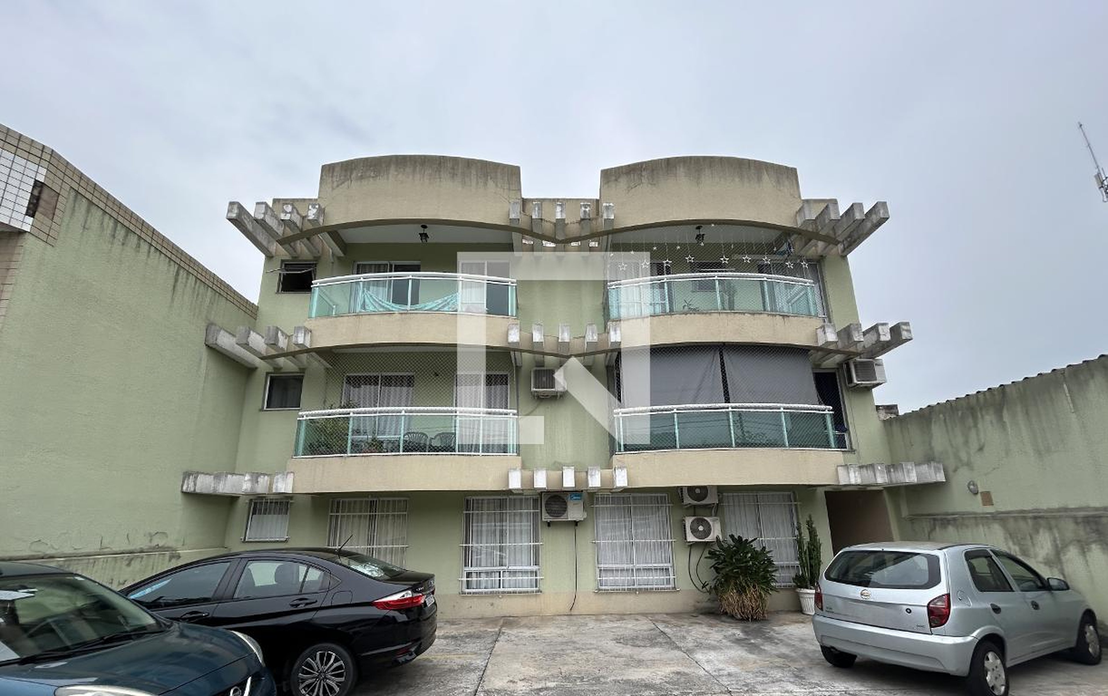 Fachada Condomínio em Rua do Amparo, 616