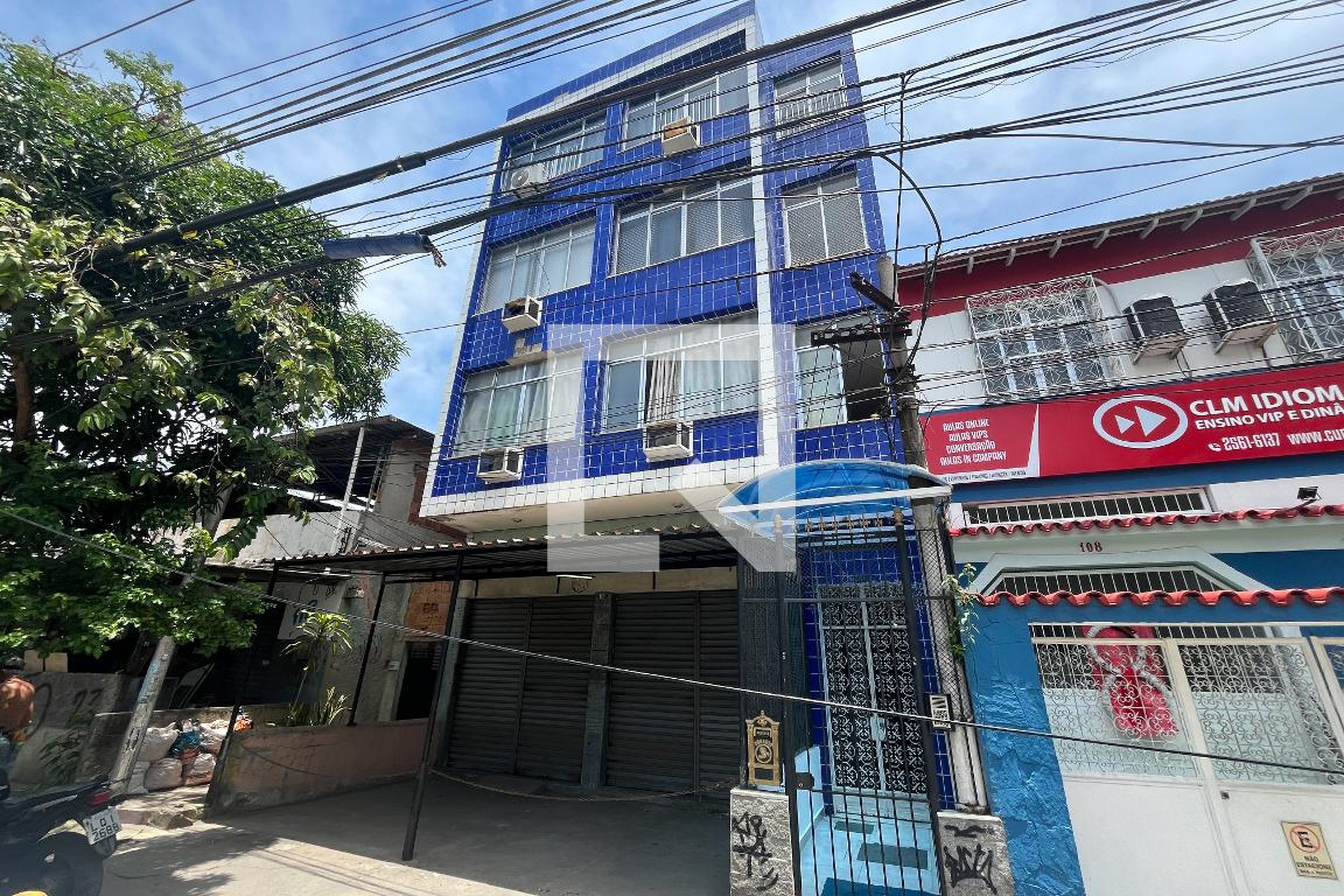 Fachada do Prédio Condomínio em Rua André Azevedo, 110
