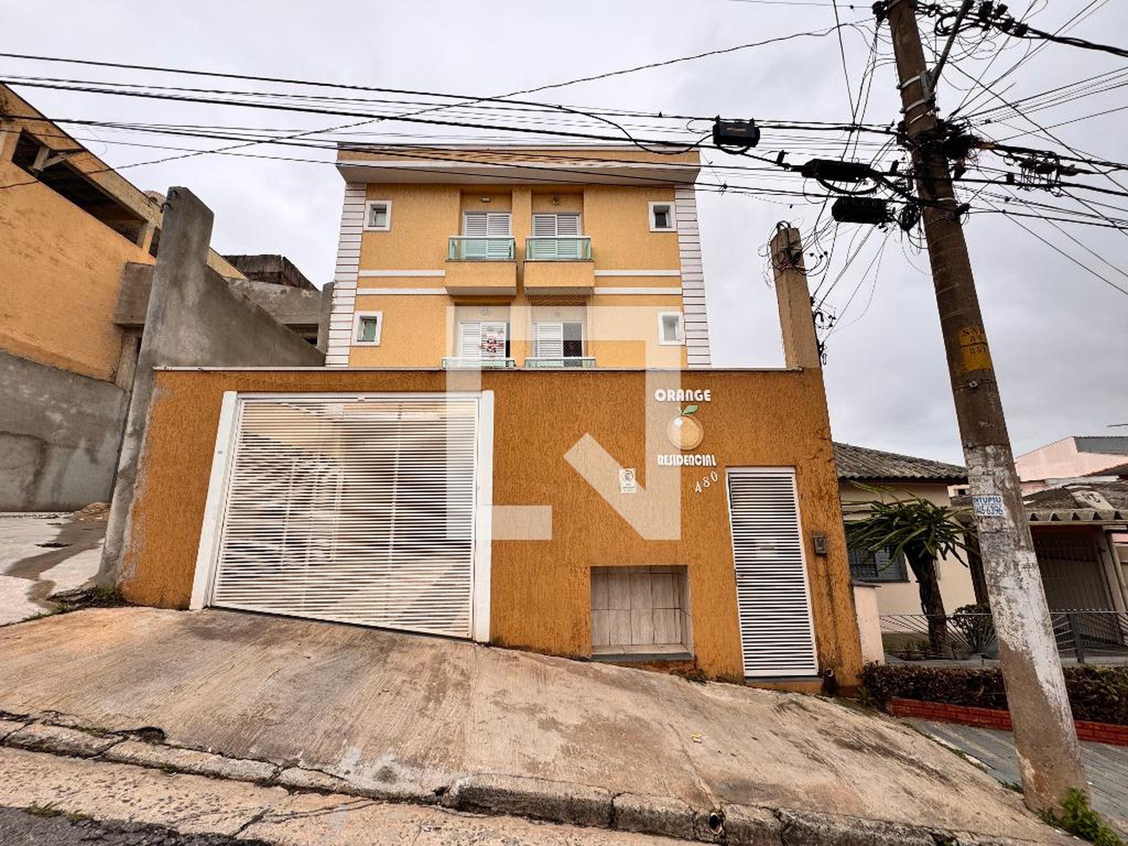 Fachada Condomínio em Rua Burma, 480