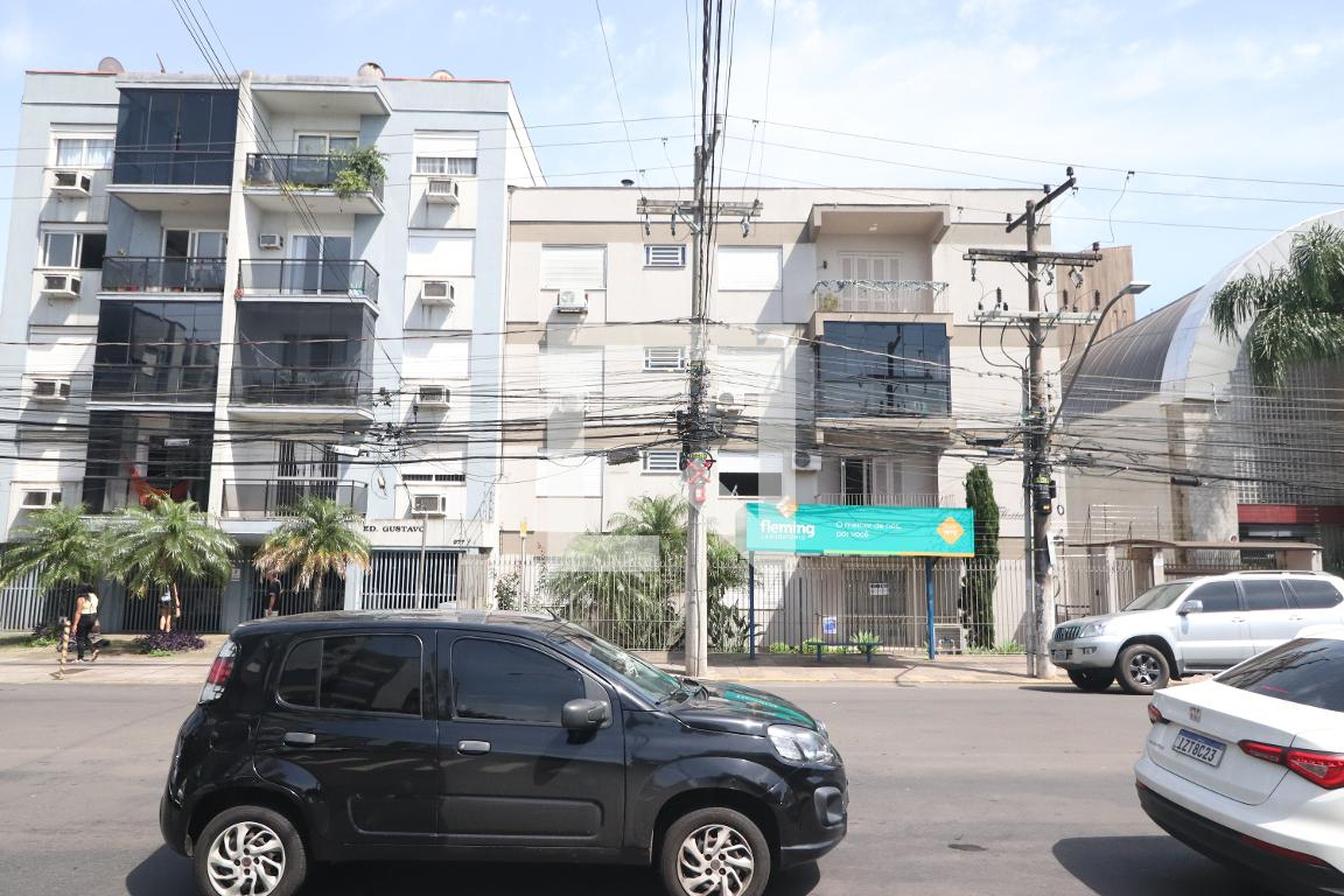 Fachada do Prédio Condomínio em Avenida Doutor Maurício Cardoso, 961