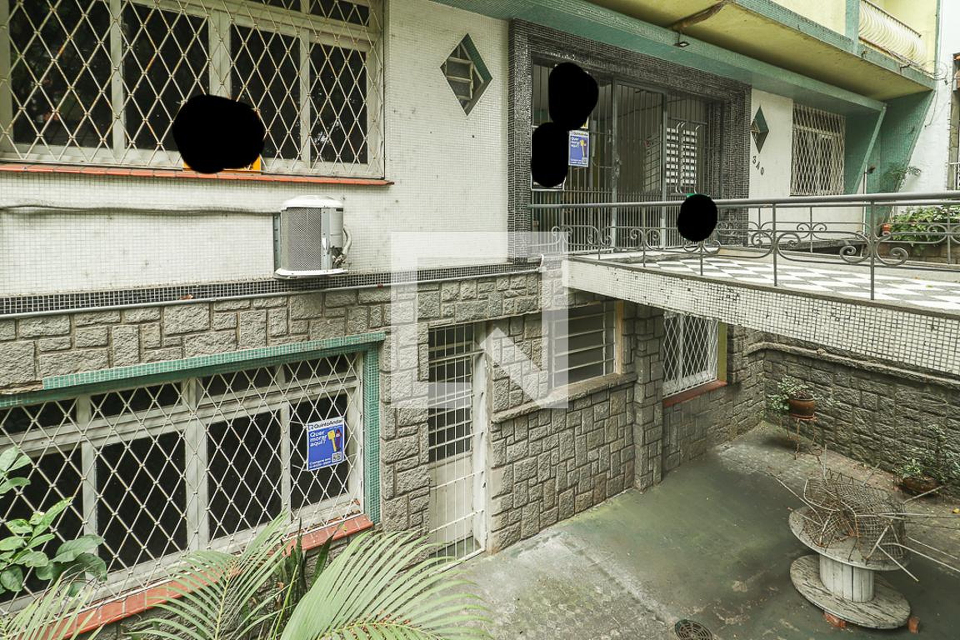 Fachada Condomínio em Rua Dona Leopoldina, 340