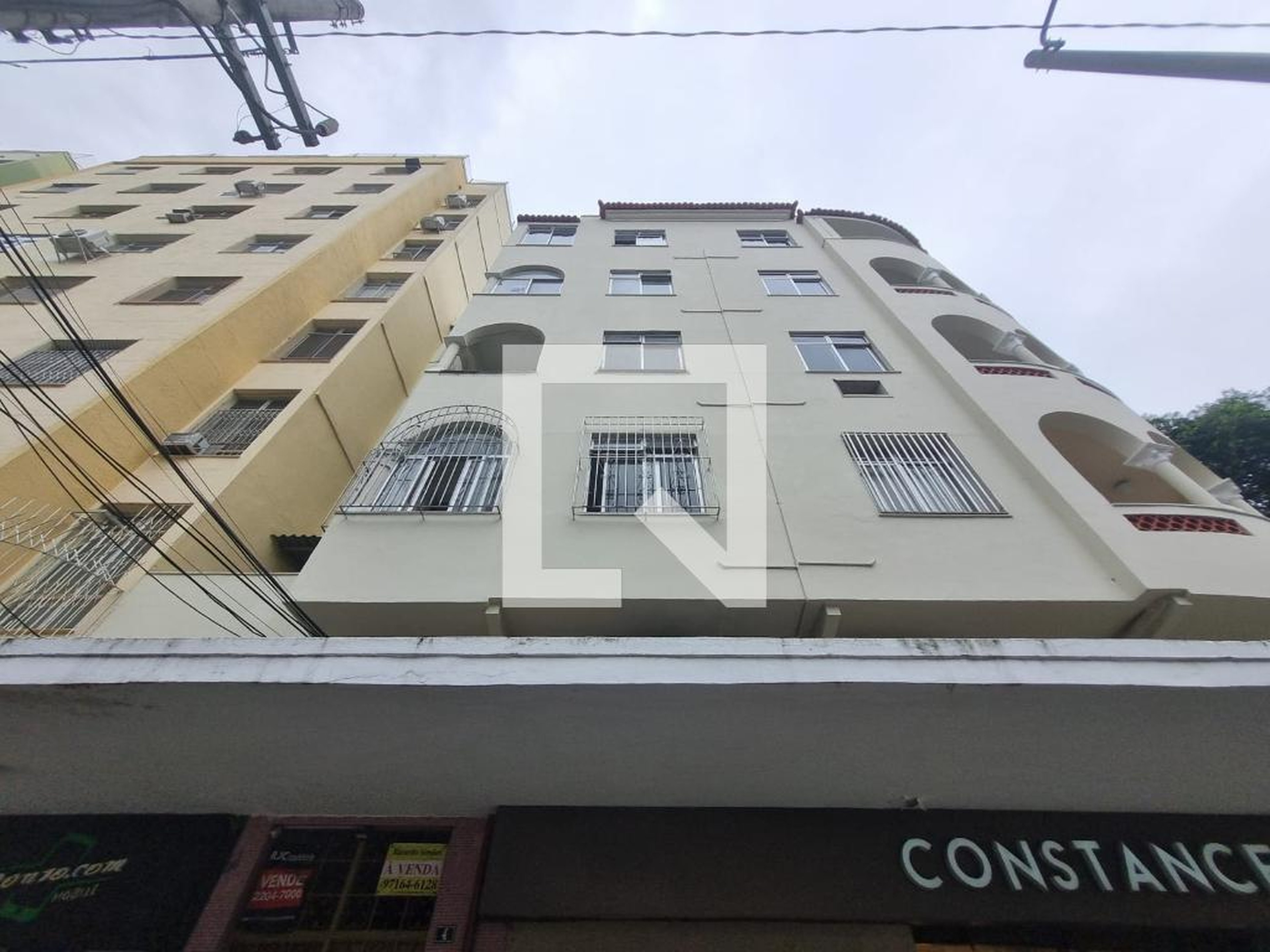 Fachada Condomínio em Rua Desembargador Izidro, 4