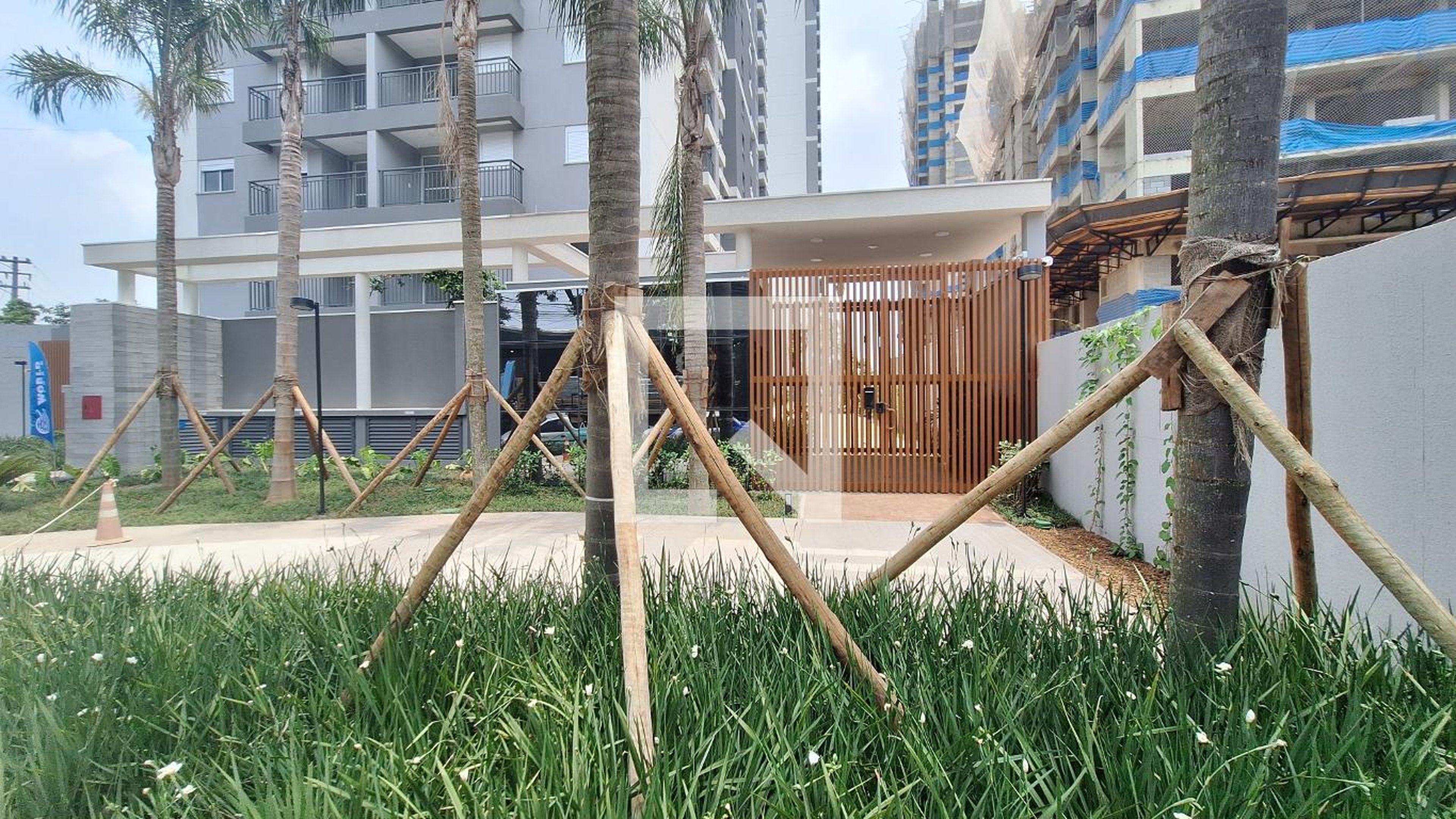 Fachada Condomínio em Rua Marina Ciufuli Zanfelice, 564