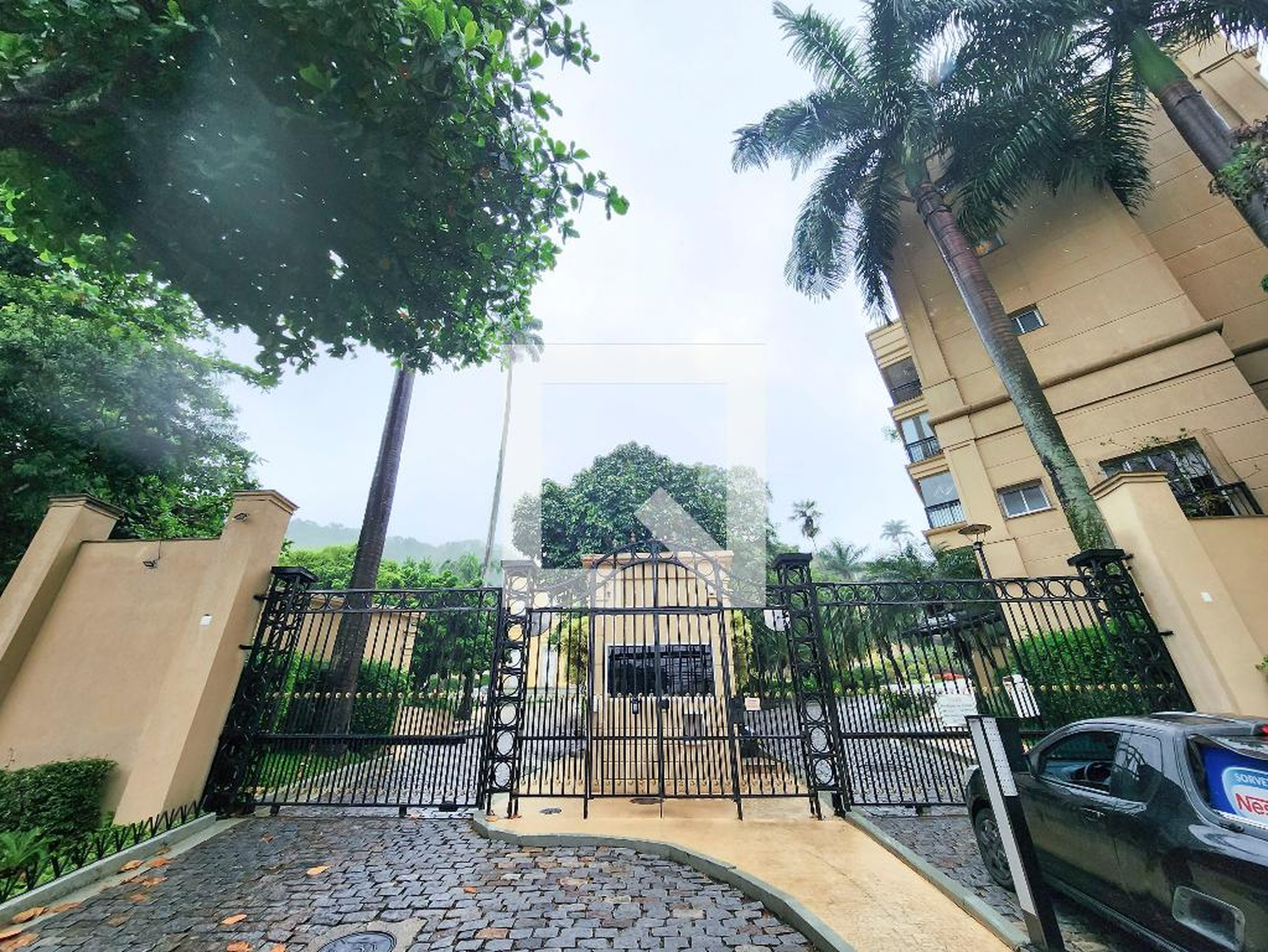 Fachada Condomínio Les Palais