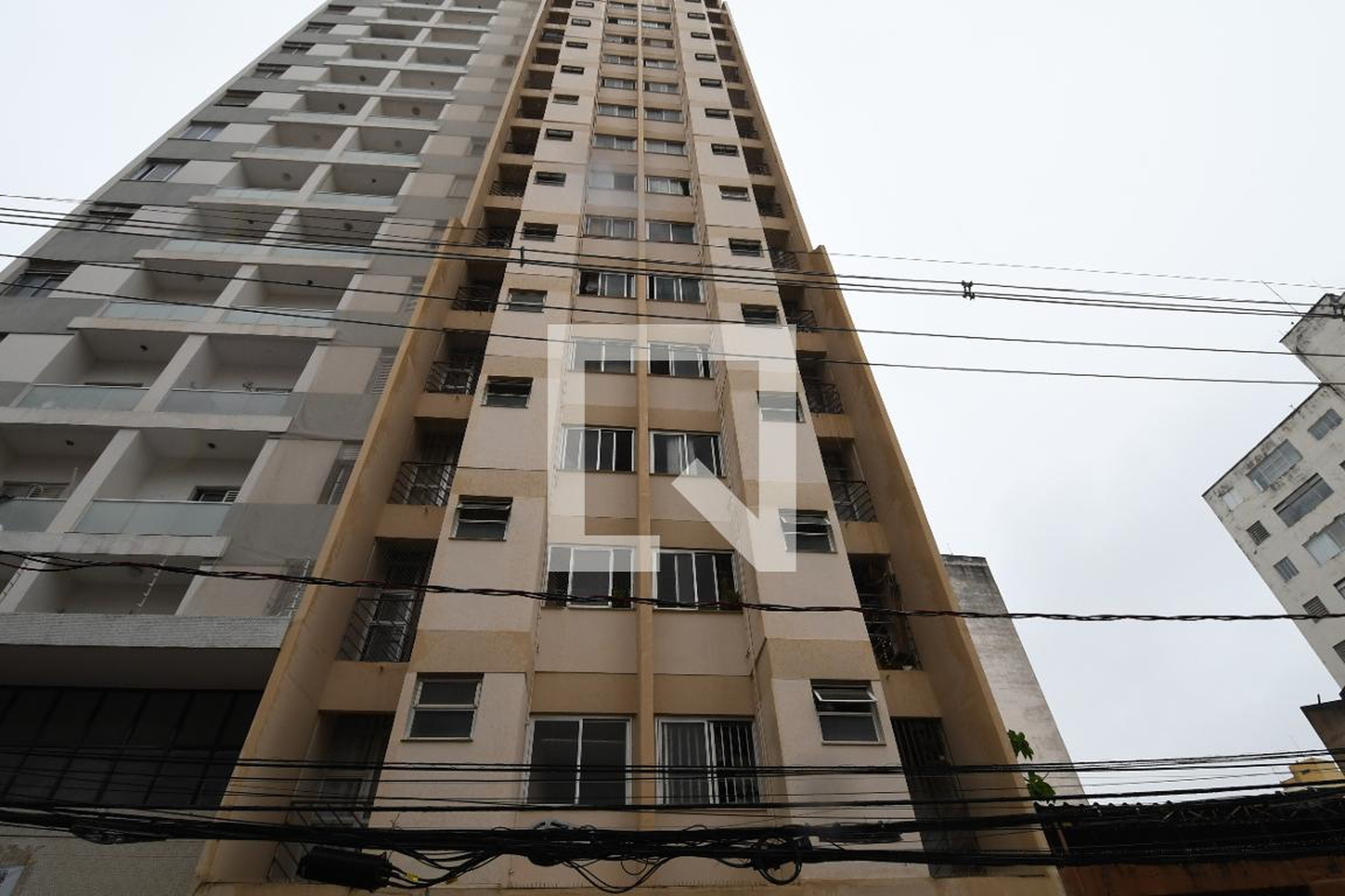 Fachada Condomínio em Rua Luzitana, 1420