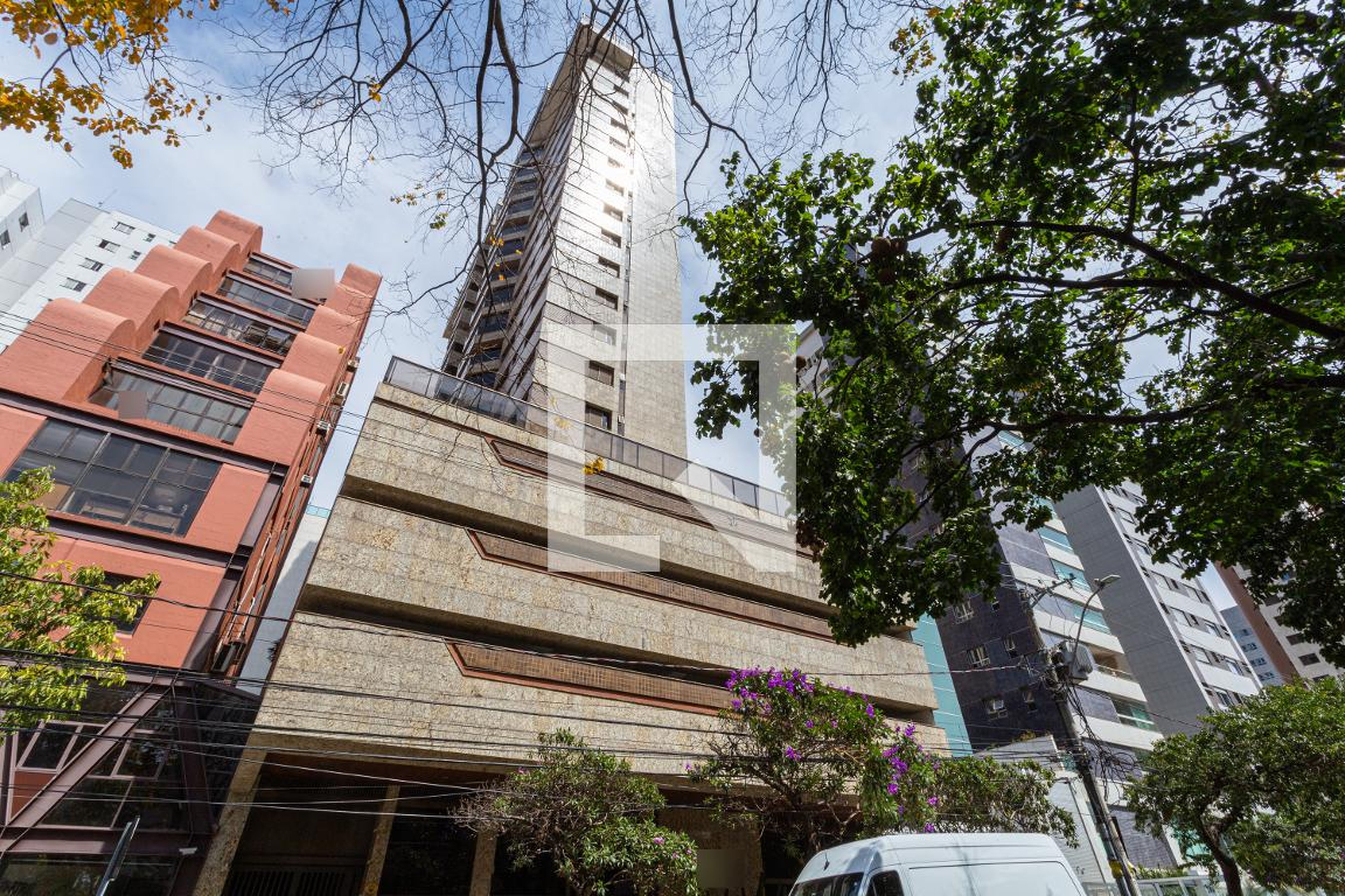 Fachada Edifício Vila Real Albina Machado