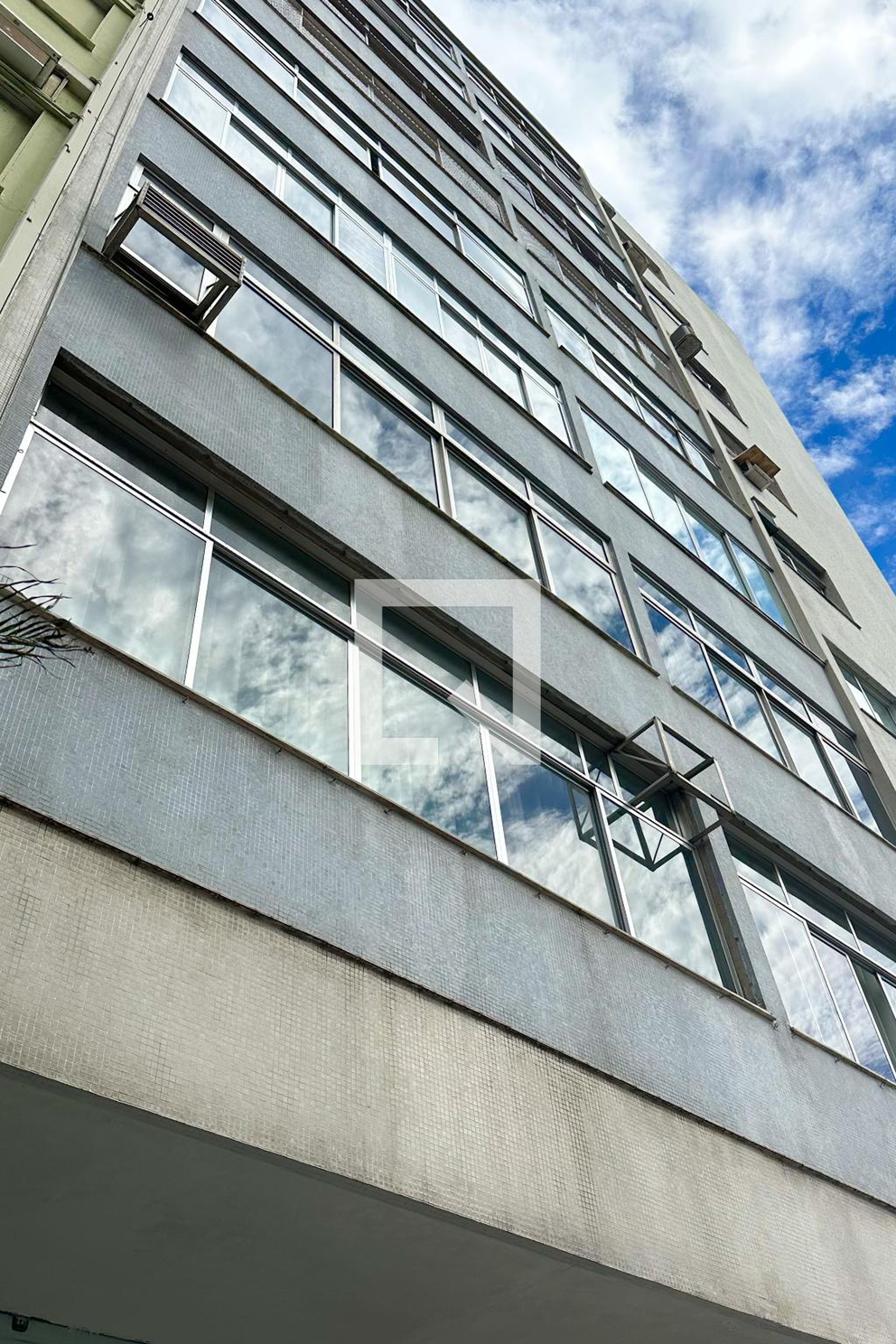 Fachada Condomínio em Rua Visconde de Pirajá, 58