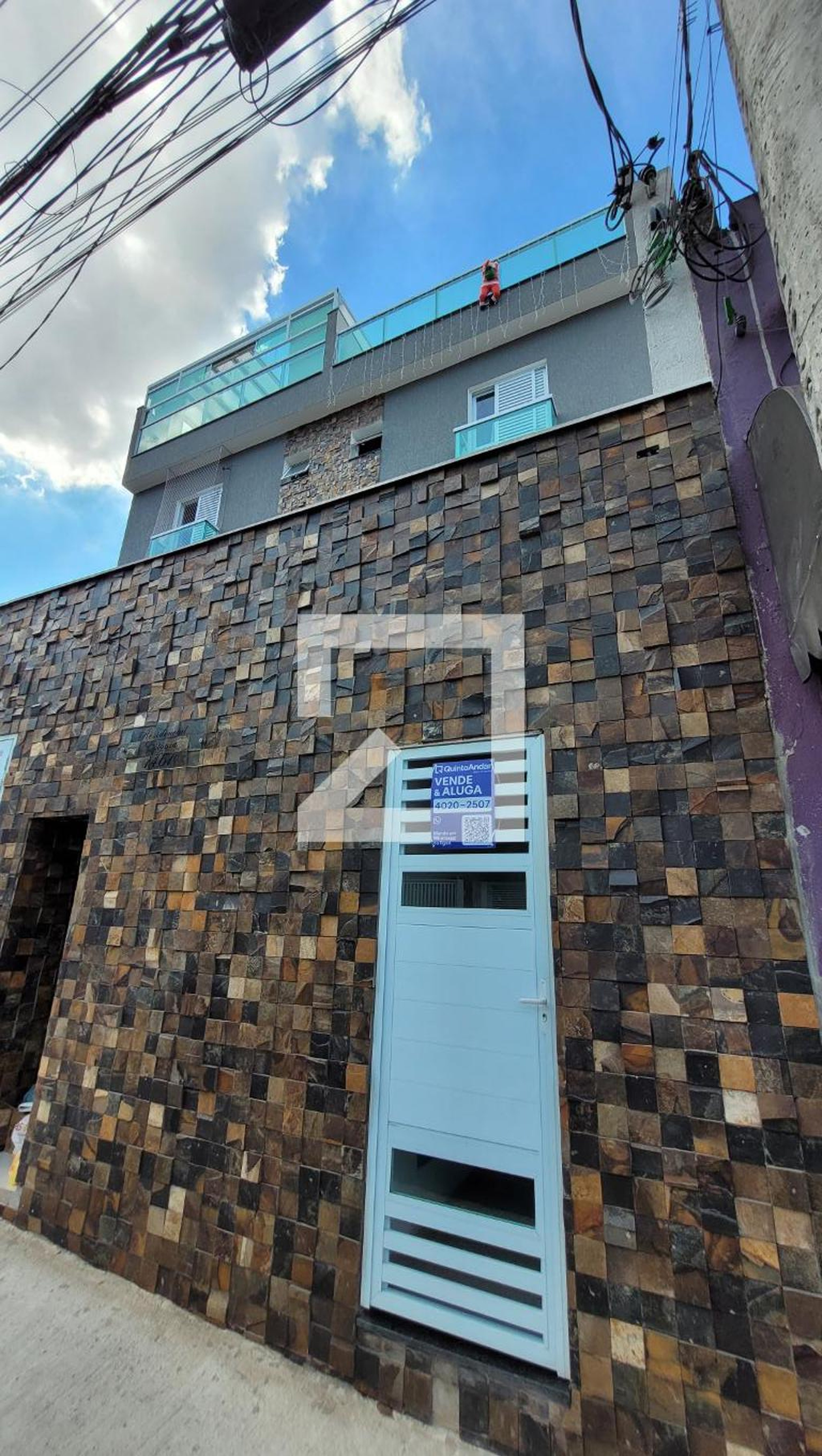 Fachada Condomínio em Rua Estônia, 1461