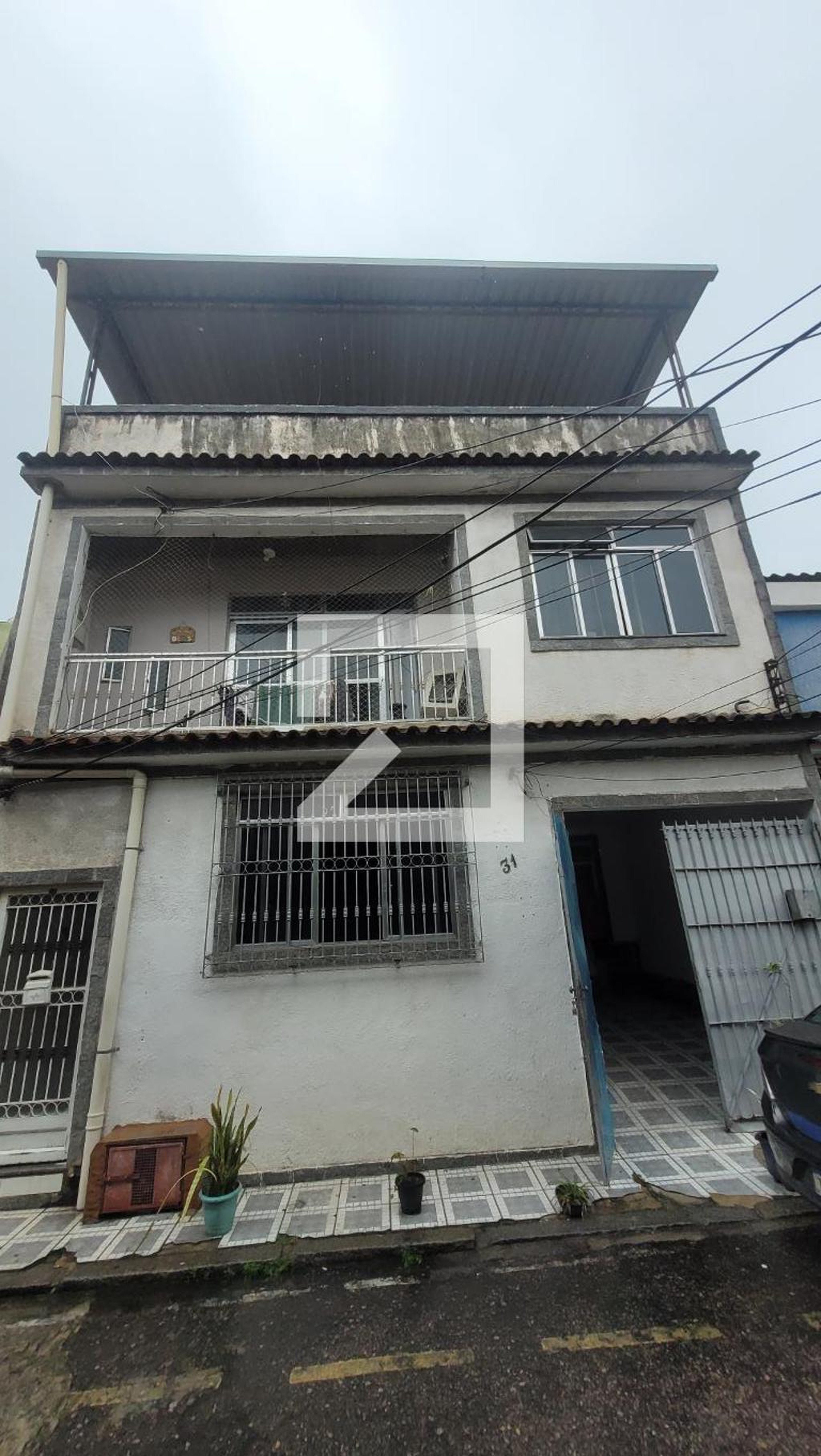 Fachada Condomínio em Estrada Intendente Magalhães, 201