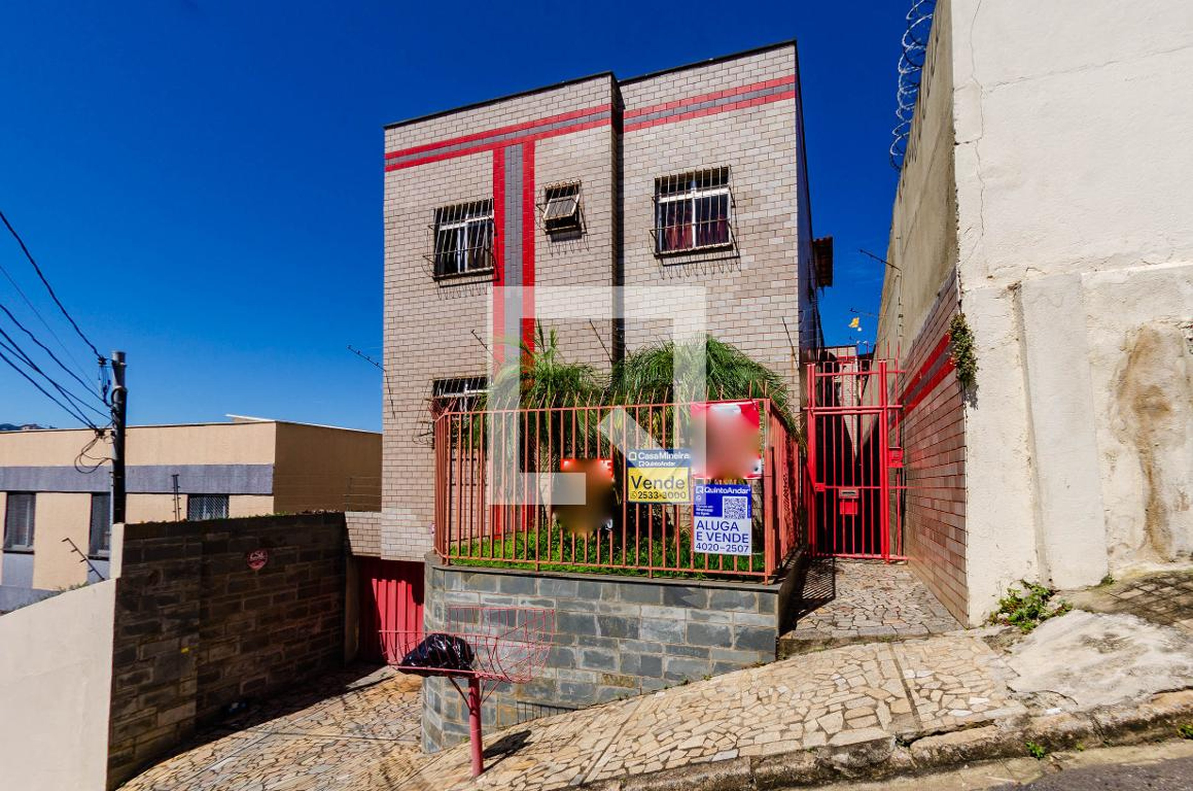 Fachada Condomínio em Rua Peperi, 868