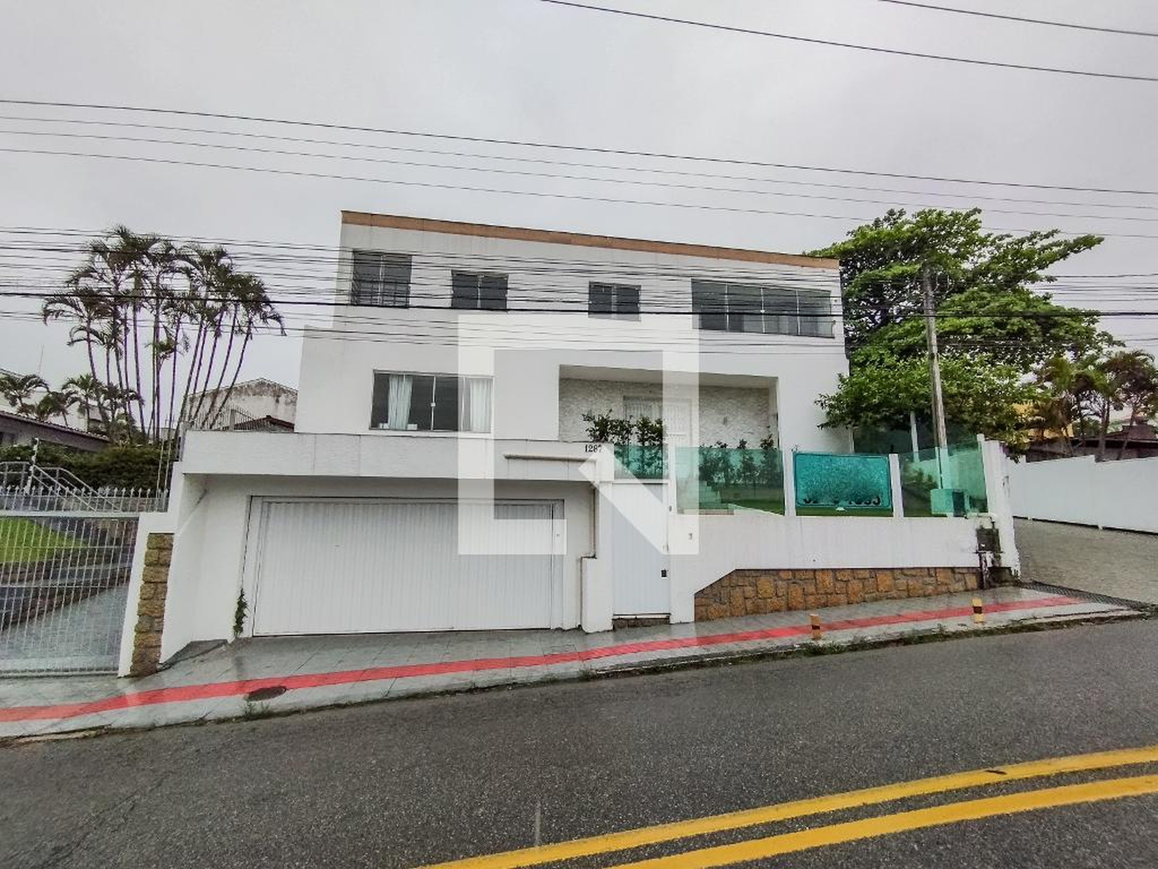 Fachada Condomínio em Rua Araci Vaz Callado, 1287