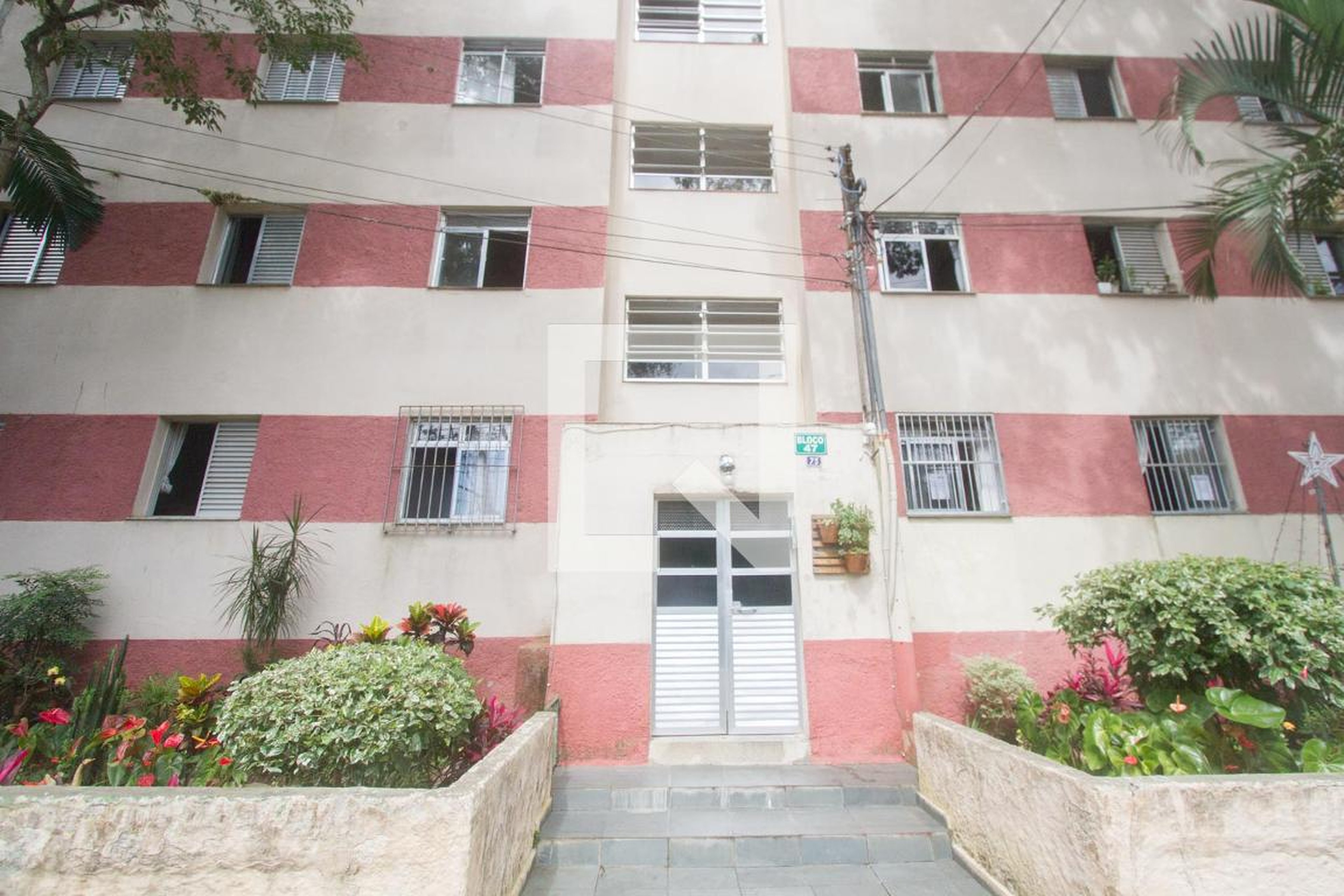 Fachada Condomínio em Rua Doutor Brasil de Oliveira, 73
