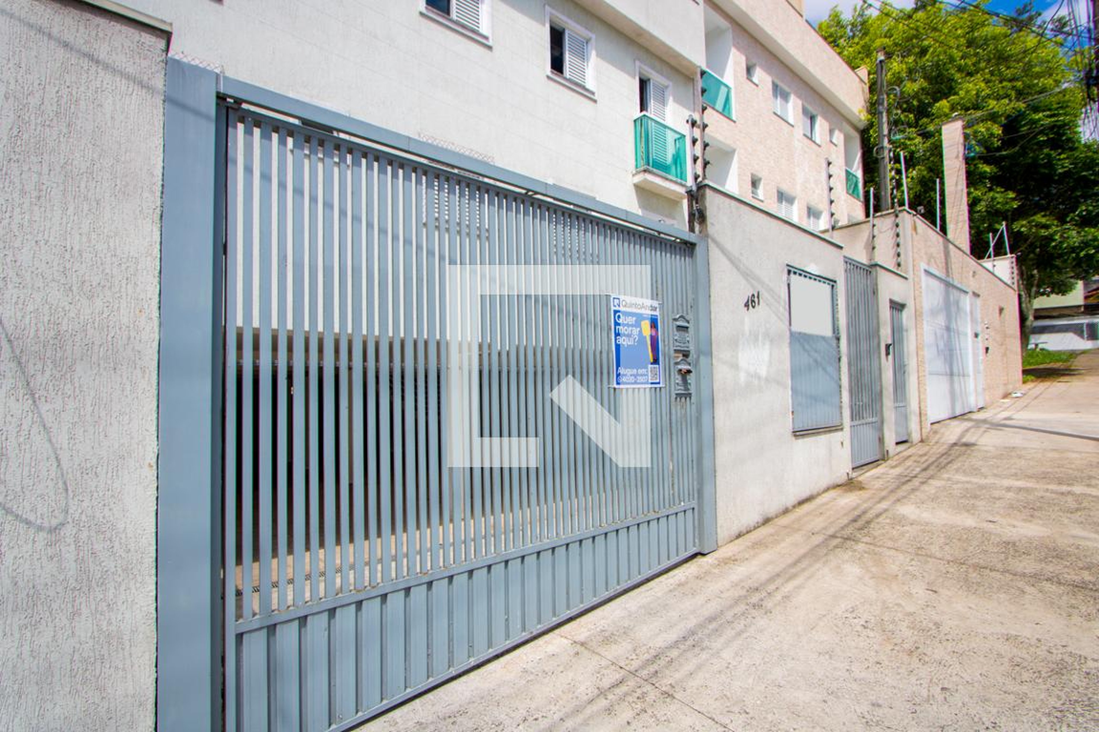 Fachada Condomínio em Rua Brasílio Rodrigues, 461