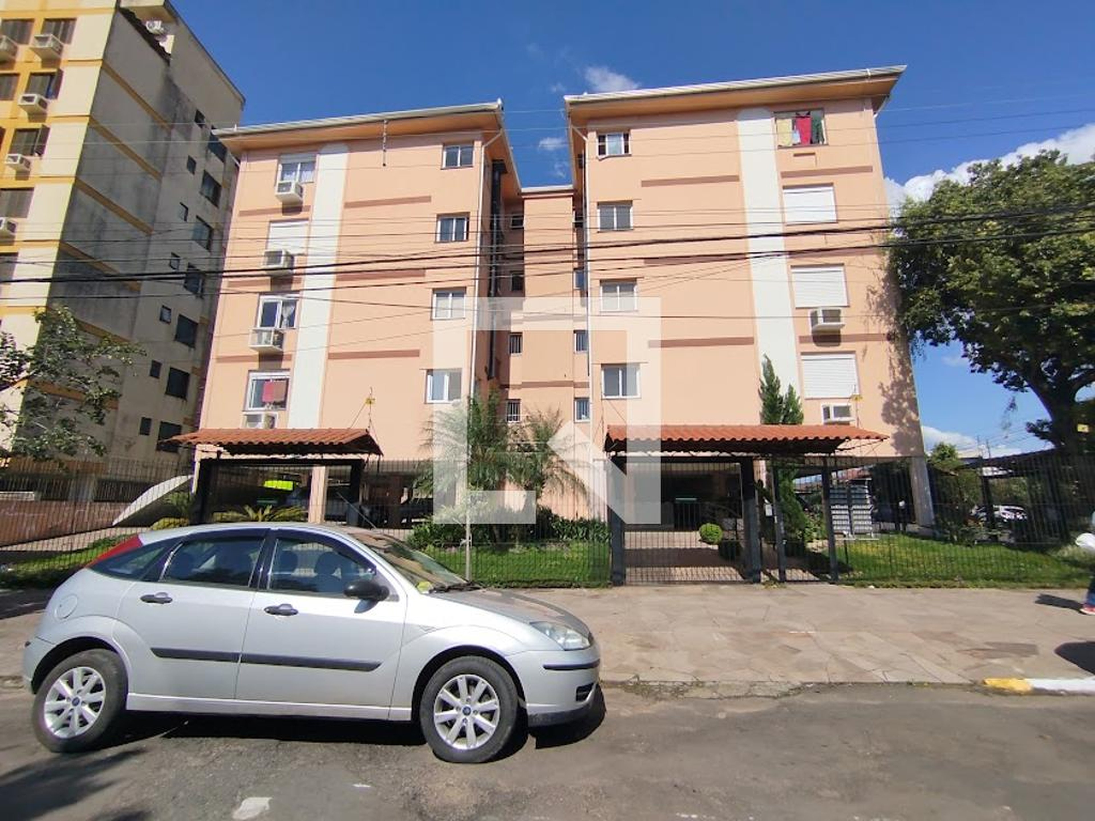 Fachada Condomínio em Rua Bento Alves, 1488