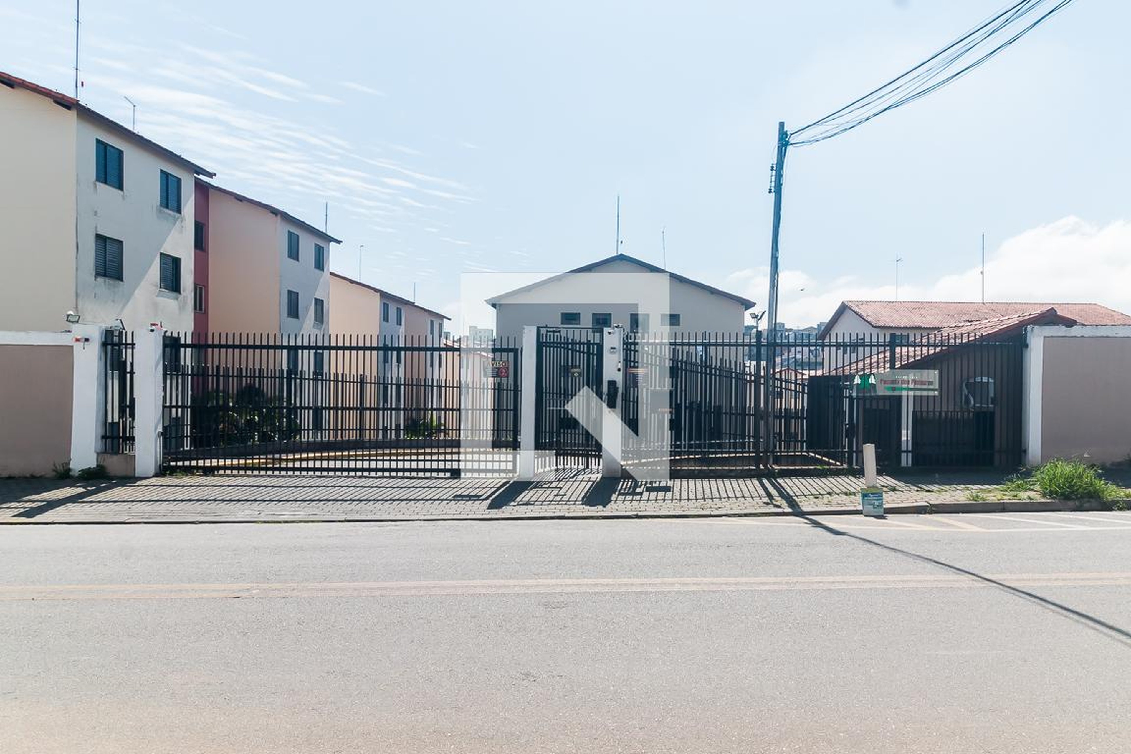Fachada do Condomínio Condomínio Recanto dos Pinheiros