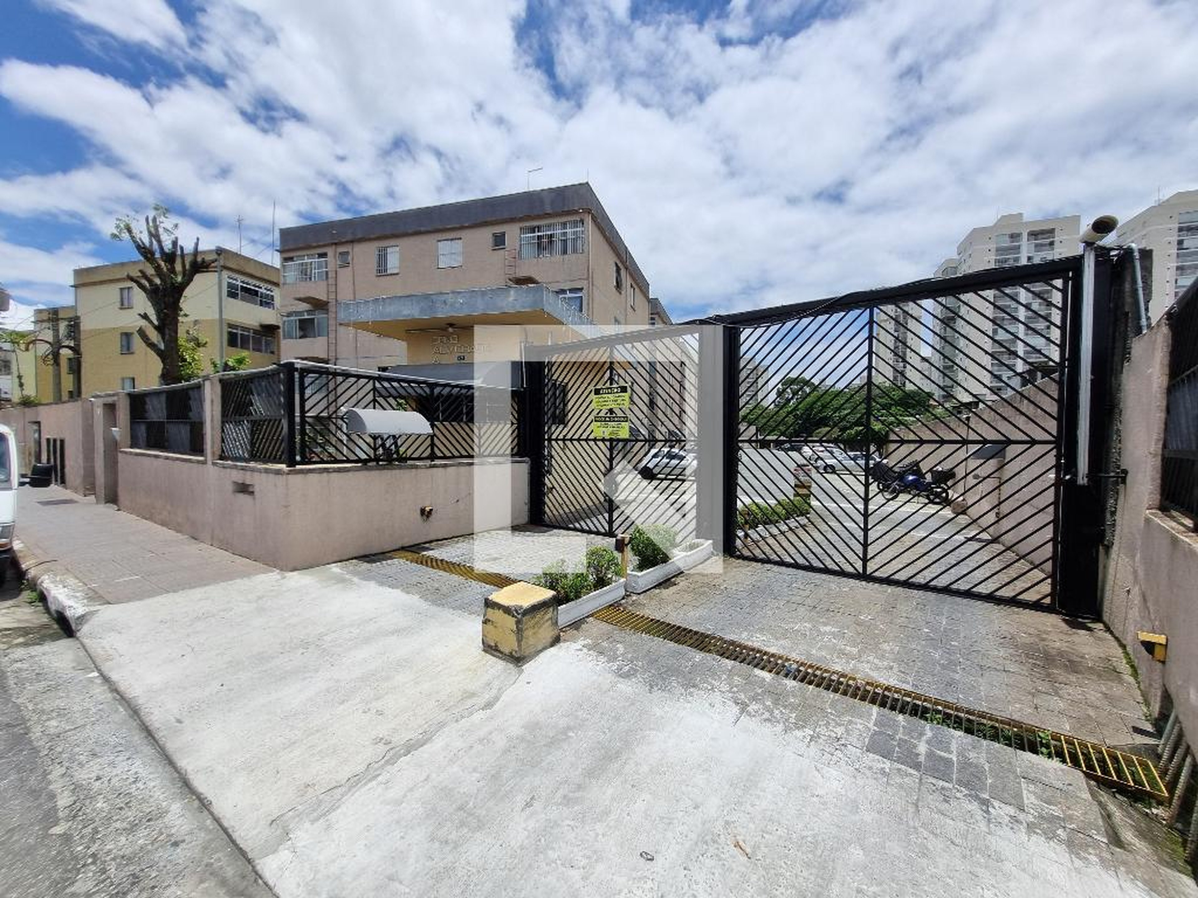 Fachada do Condomínio Condomínio Alvorada A